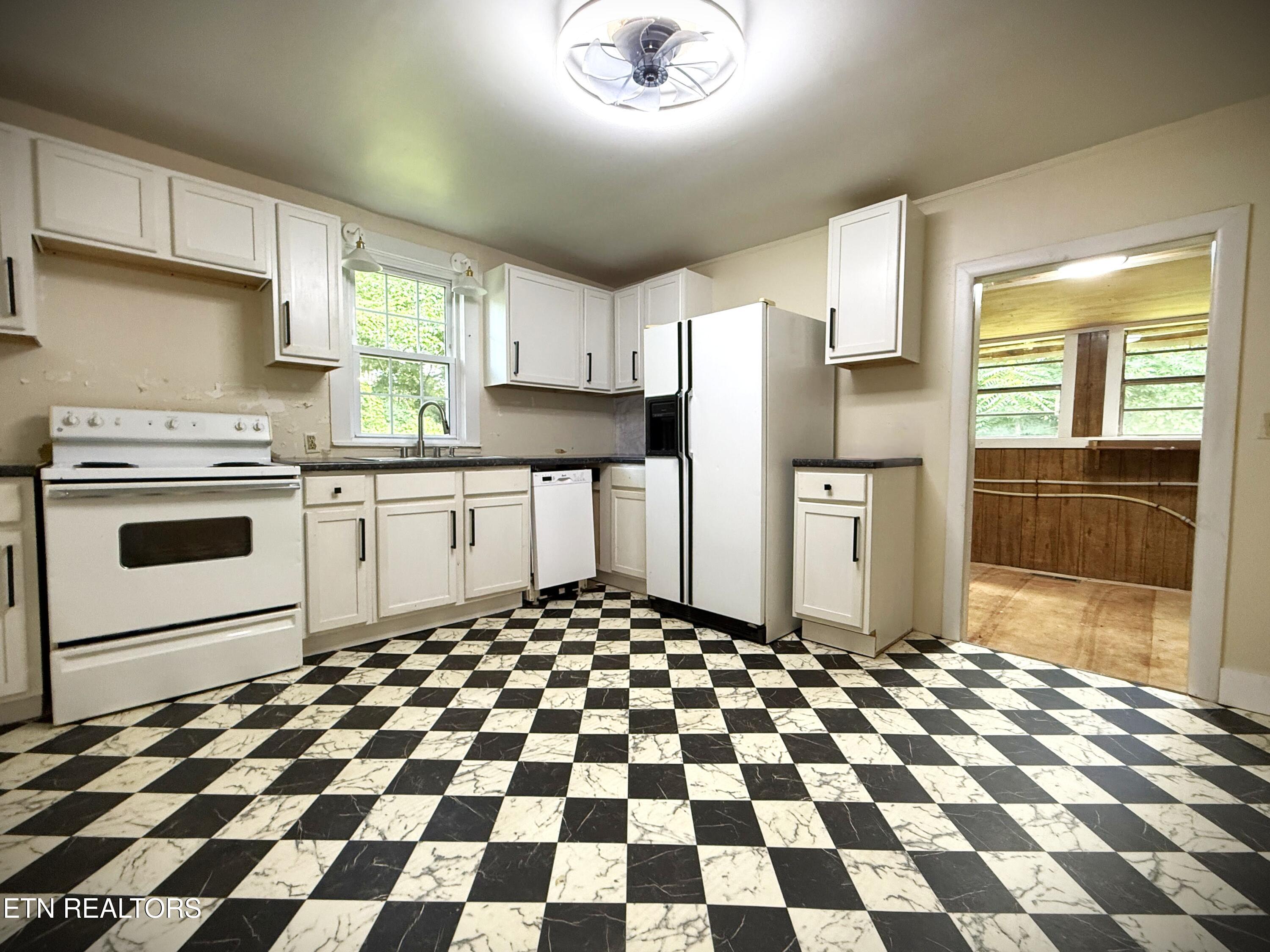 5633 Spring Creek Road Cookeville TN 38506