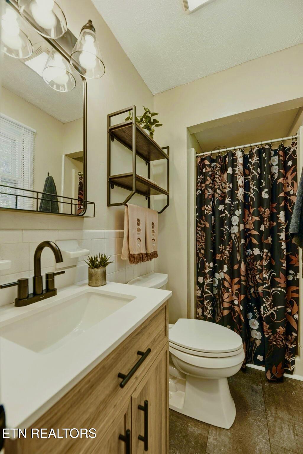 8017 Sabre Drive Knoxville TN 37919
