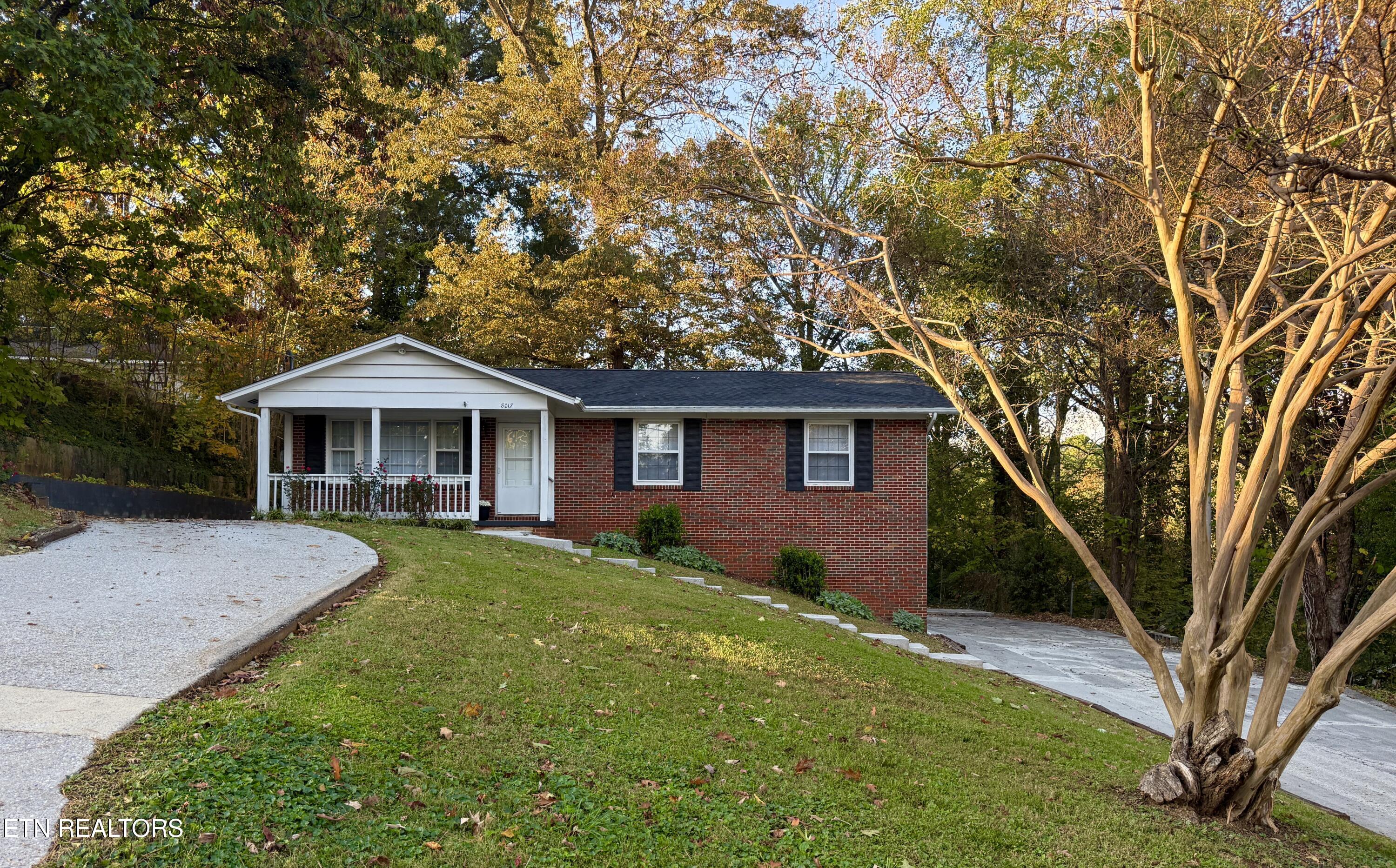 8017 Sabre Drive Knoxville TN 37919