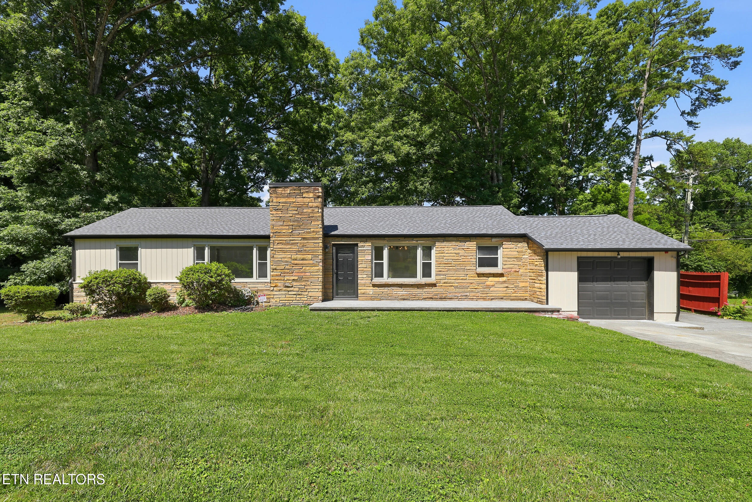 1621 Hollywood Road Knoxville TN 37909
