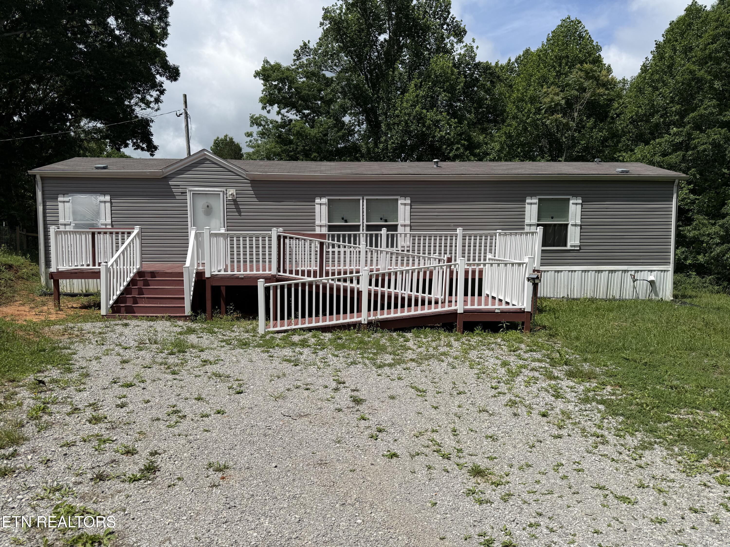 1366 Pearl Hinds Road Jamestown TN 38556