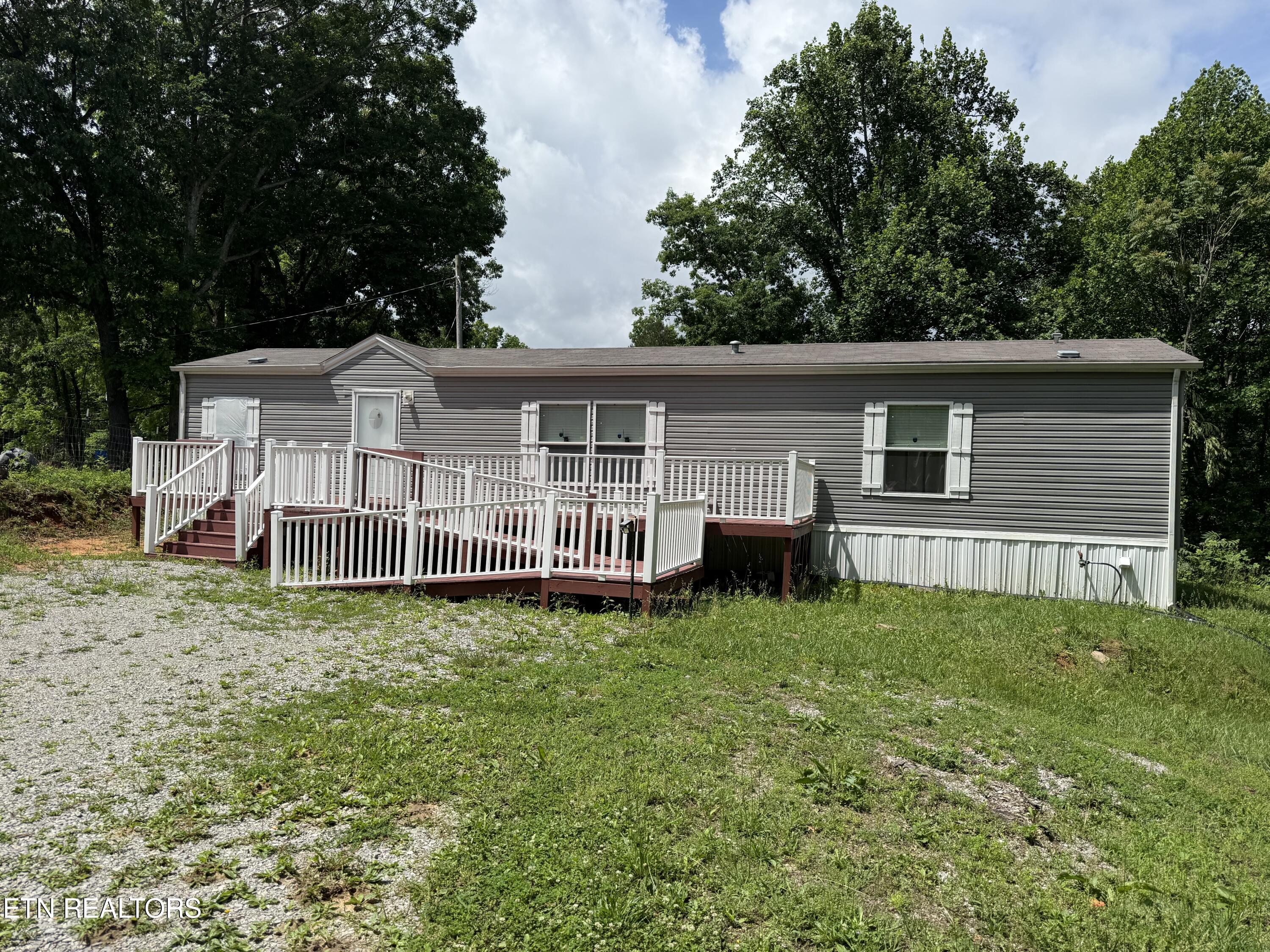 1366 Pearl Hinds Road Jamestown TN 38556