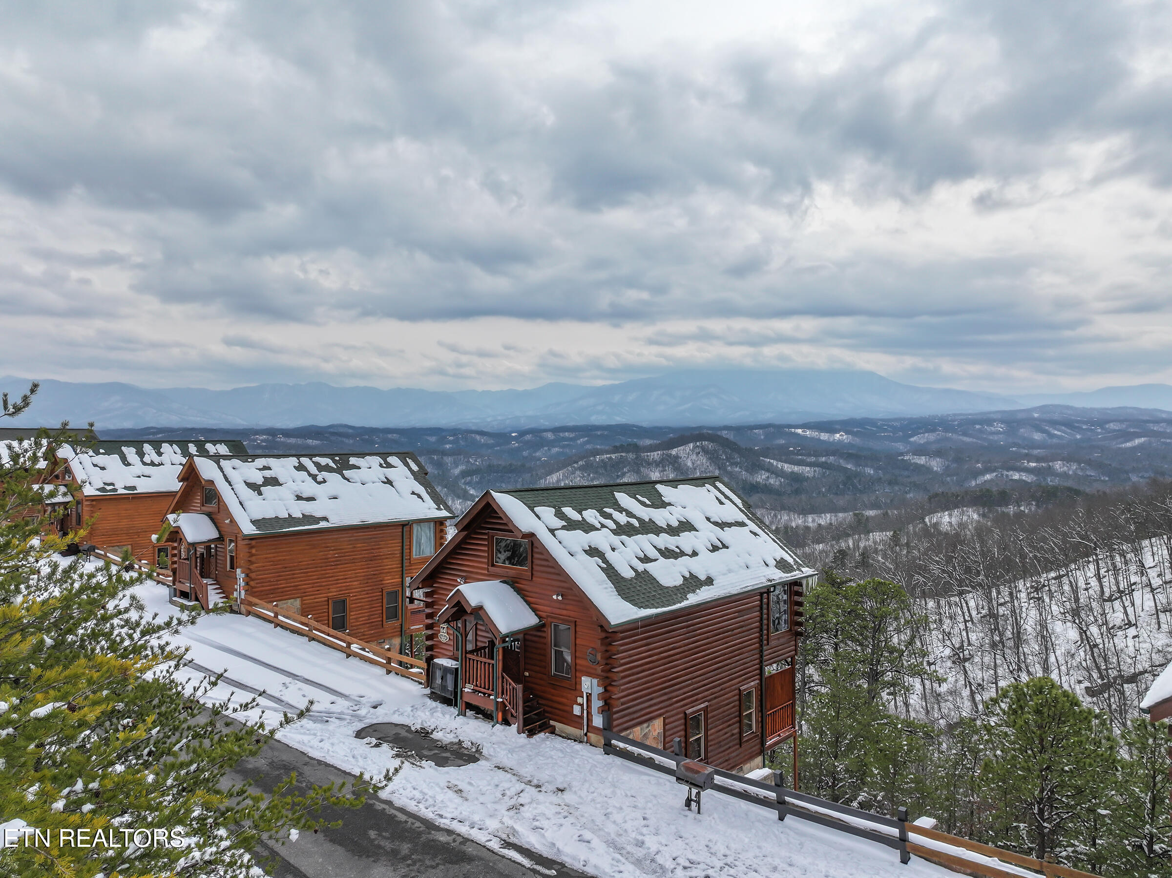 2517 Look Afar View Drive Sevierville TN 37876