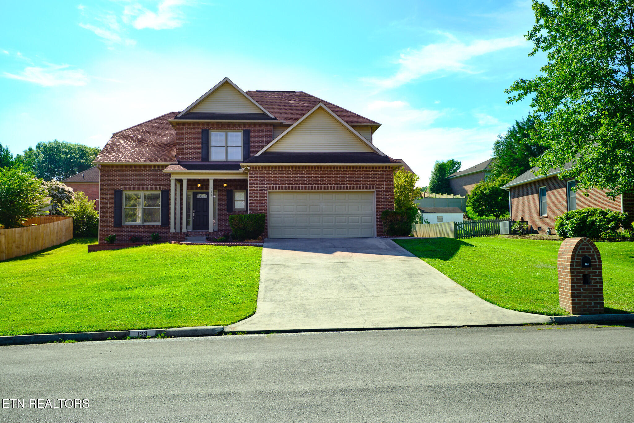 123 Capital Circle Oak Ridge TN 37830