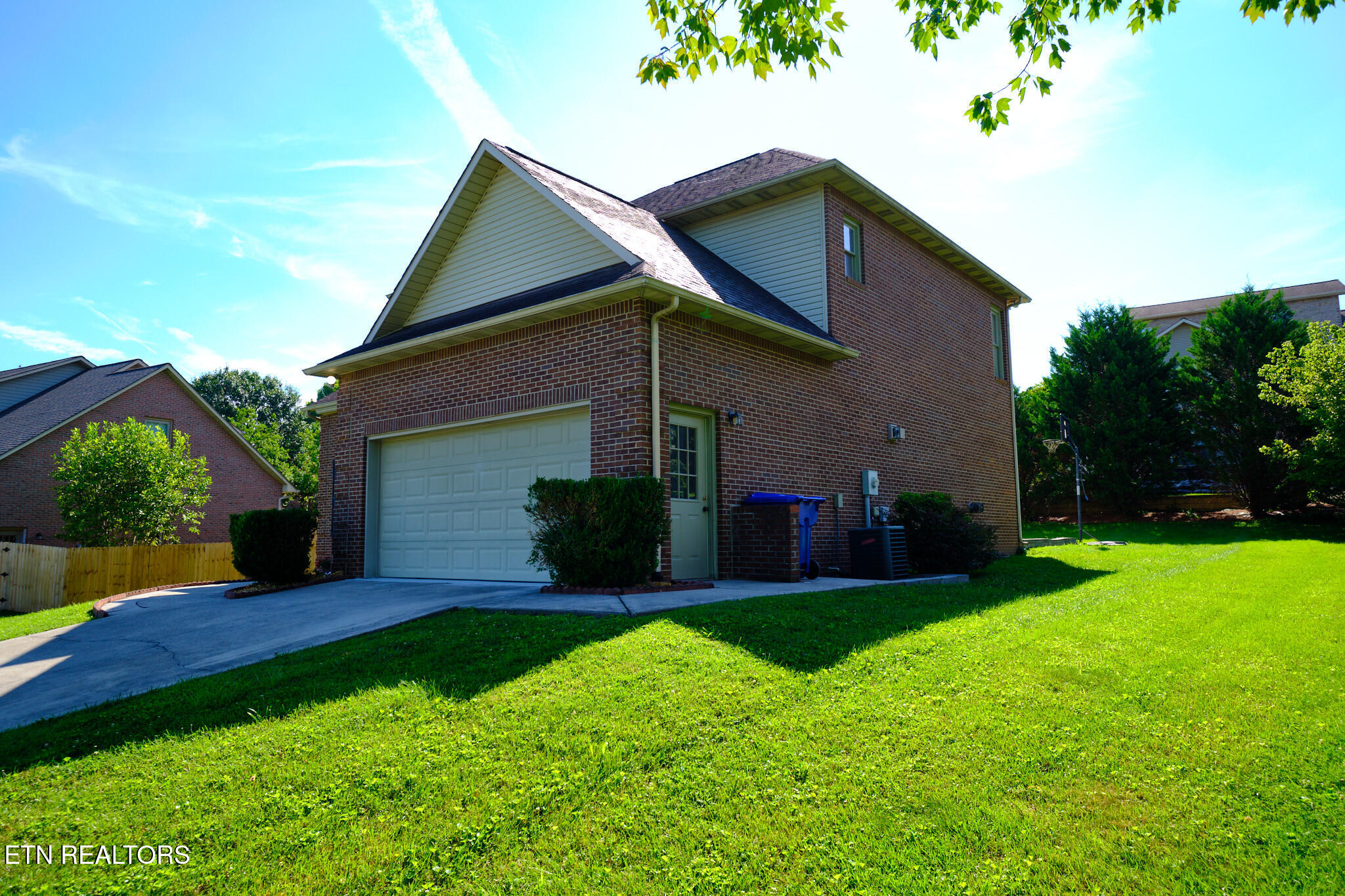 123 Capital Circle Oak Ridge TN 37830