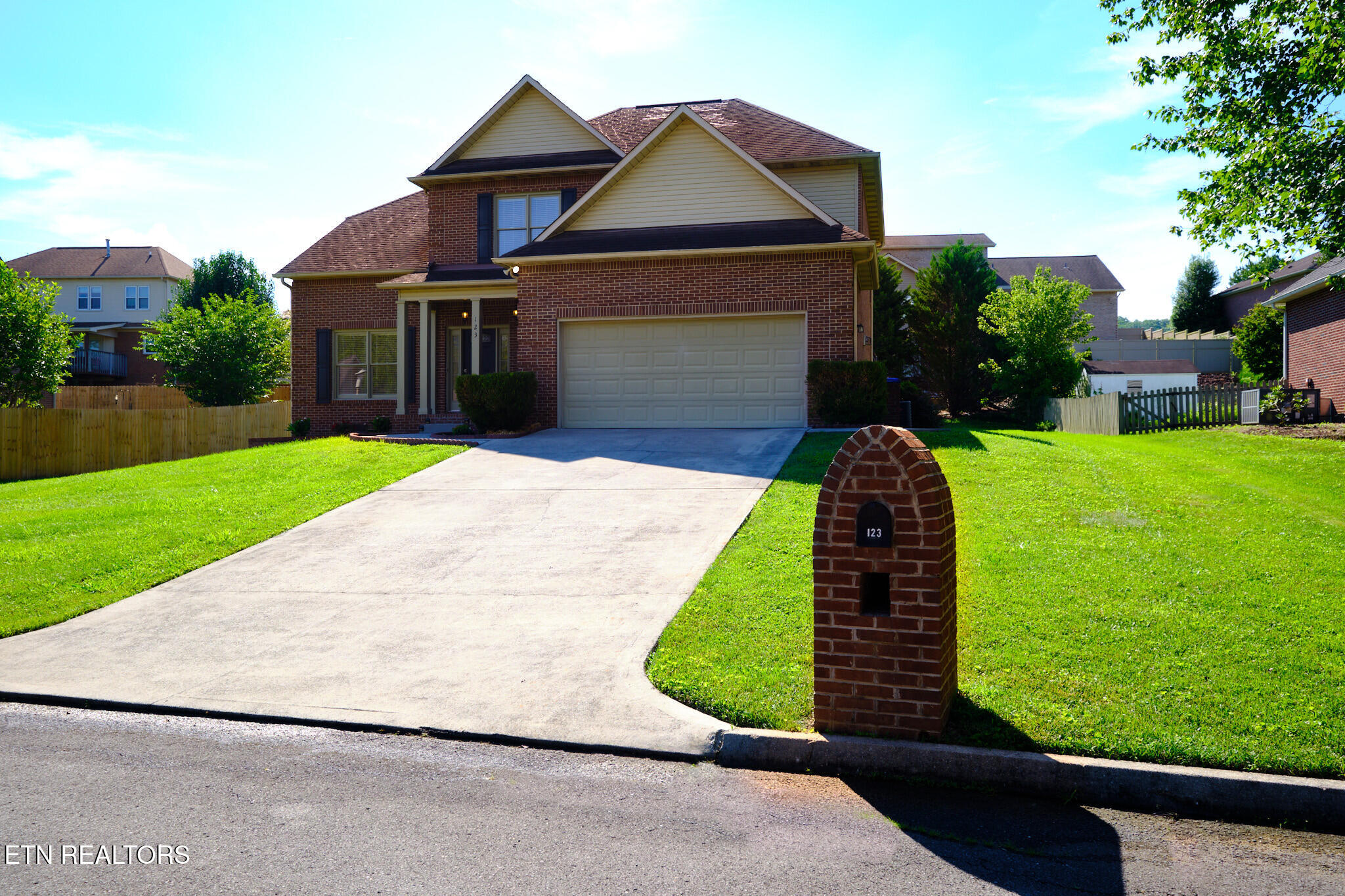 123 Capital Circle Oak Ridge TN 37830