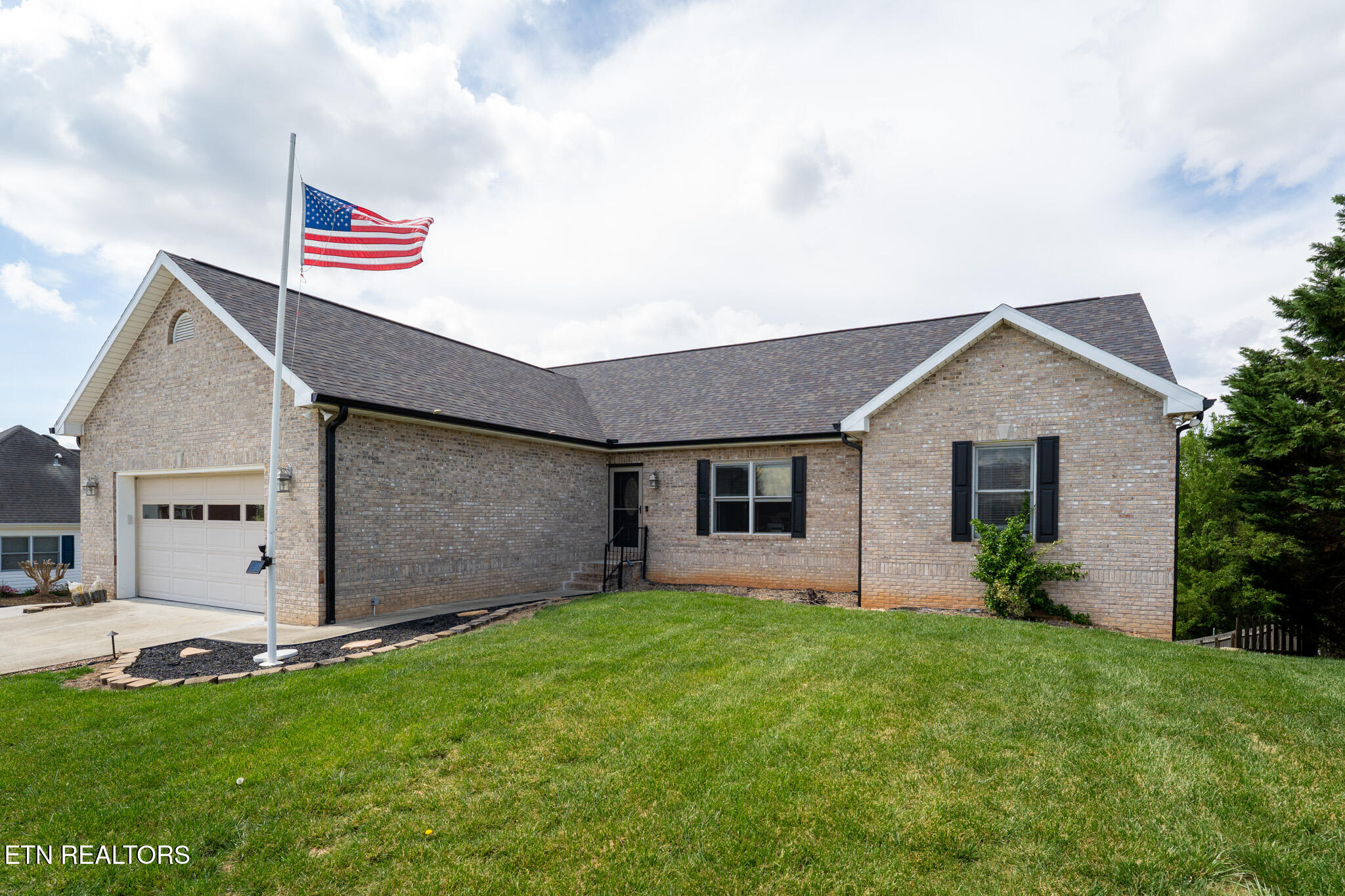 280 Hilltop Drive Lenoir City TN 37772