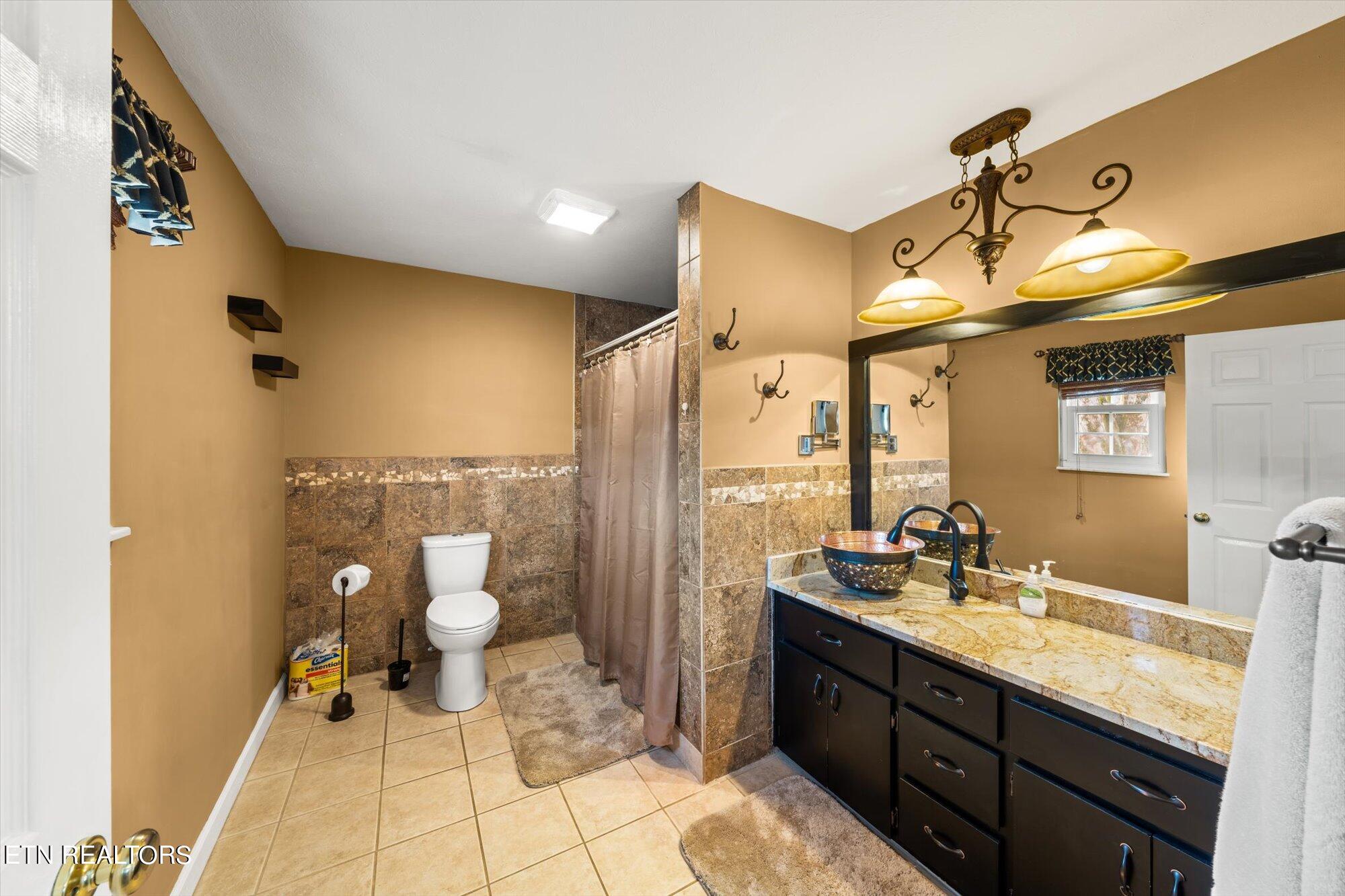 100 Essex Drive Knoxville TN 37922