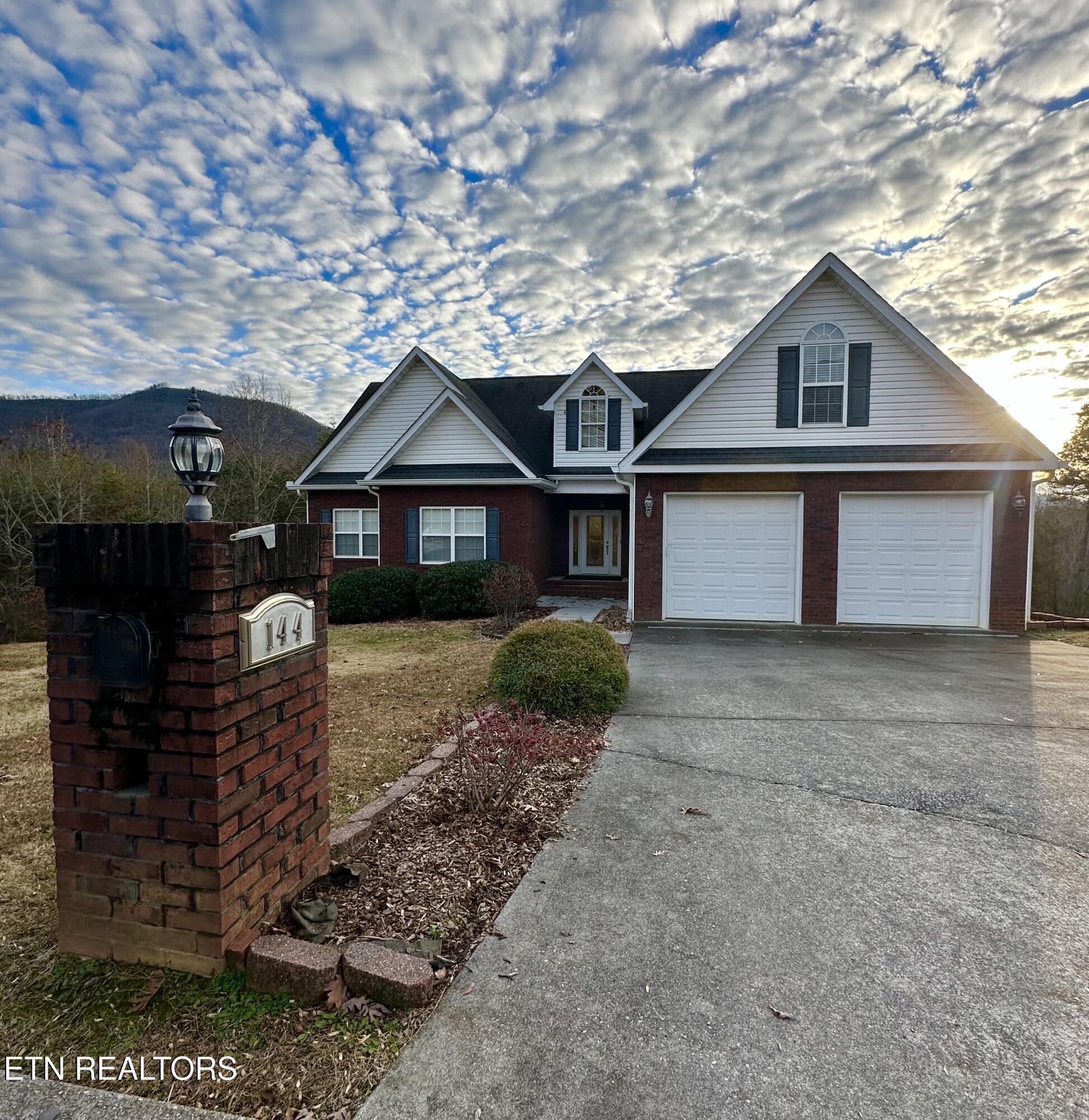 144 Burning Oaks Dr. Drive Sevierville TN 37876