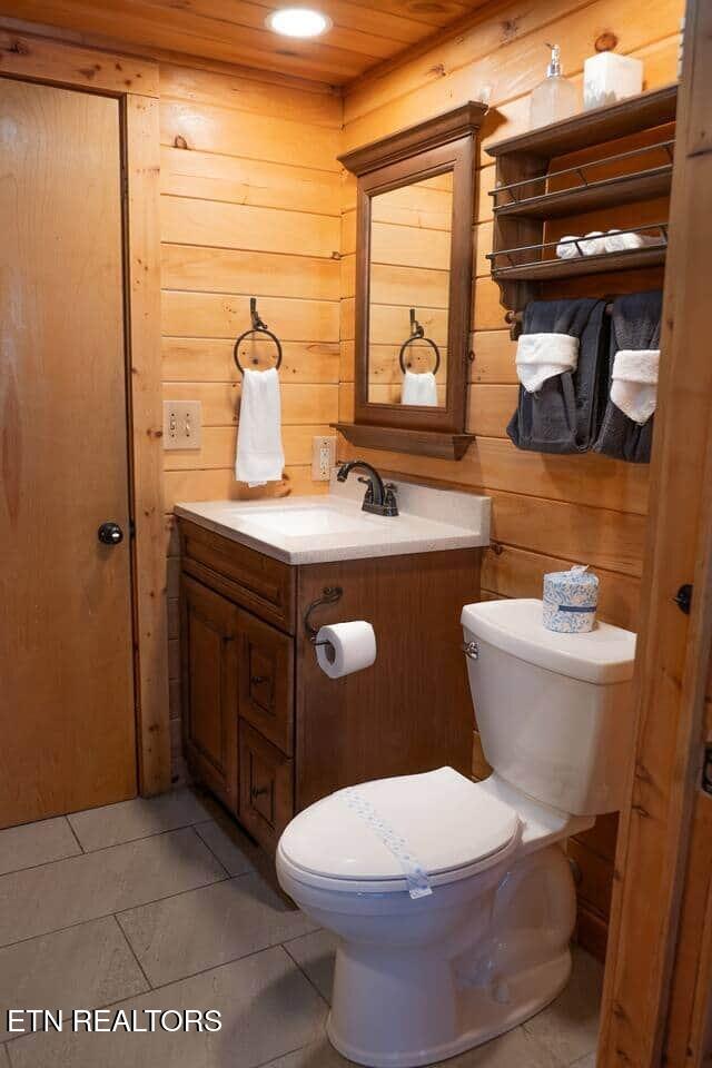 3046 Engle Town Road Pigeon Forge TN 37862