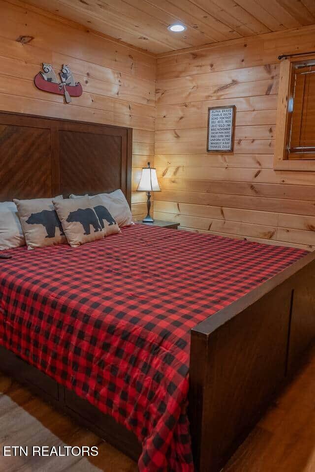 3046 Engle Town Road Pigeon Forge TN 37862