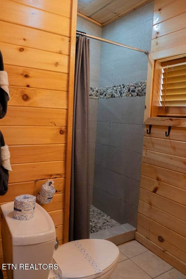 3046 Engle Town Road Pigeon Forge TN 37862