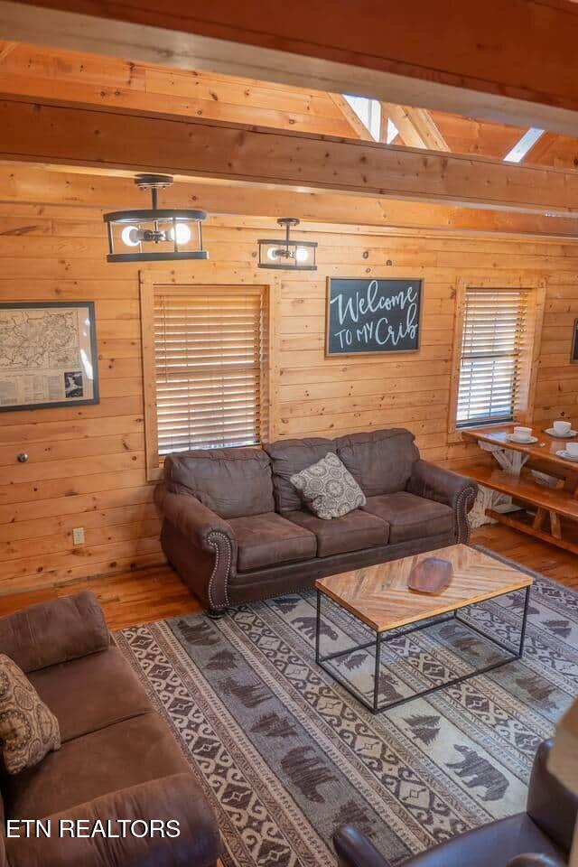 3046 Engle Town Road Pigeon Forge TN 37862