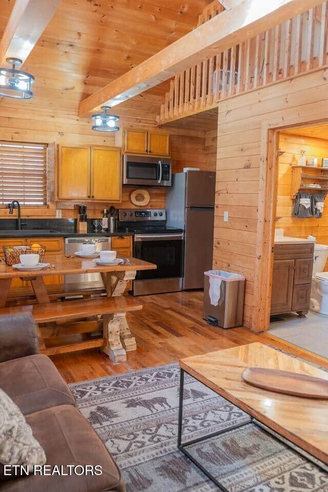 3046 Engle Town Road Pigeon Forge TN 37862