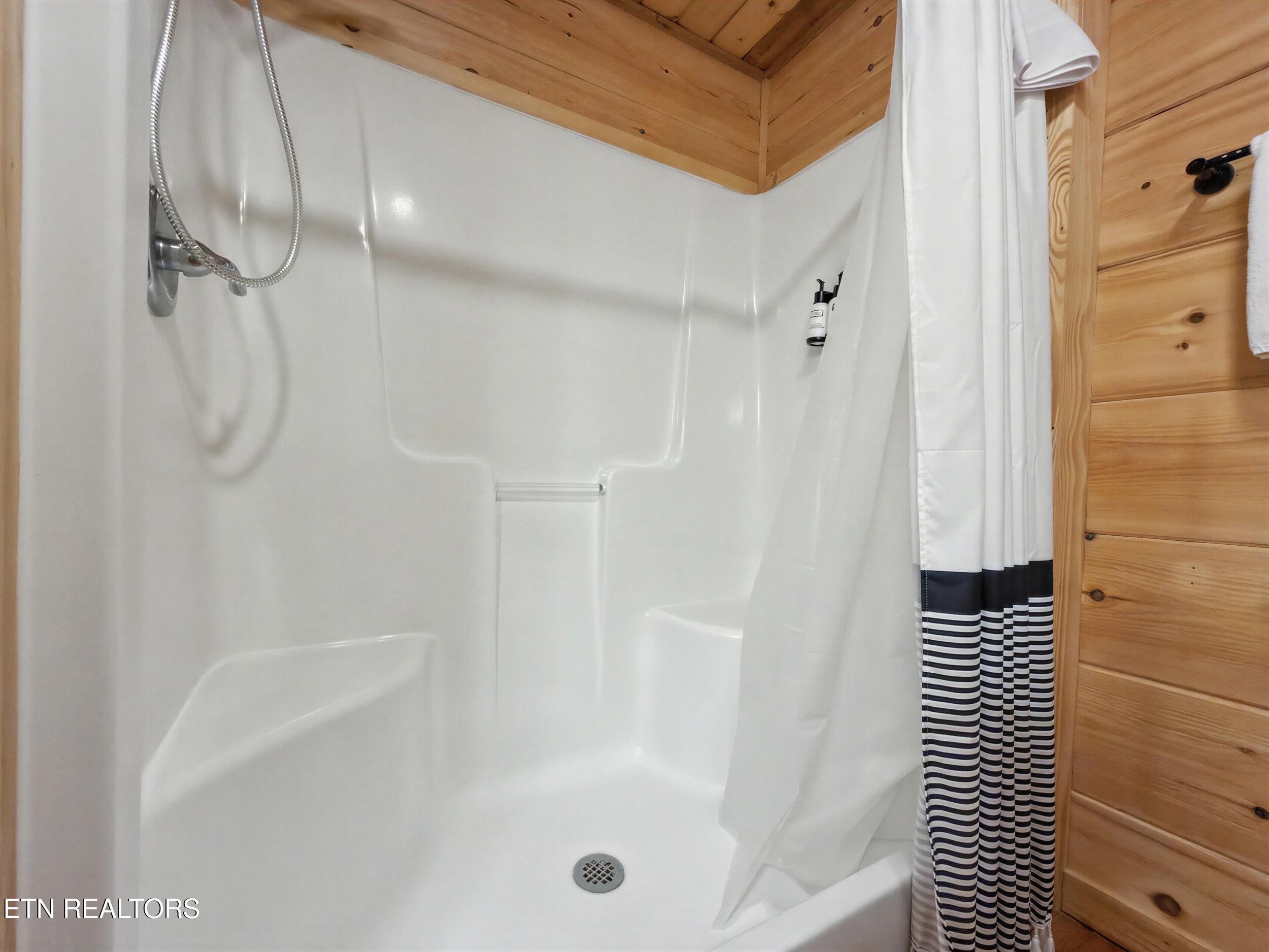 3616 Henry Town Road Sevierville TN 37876