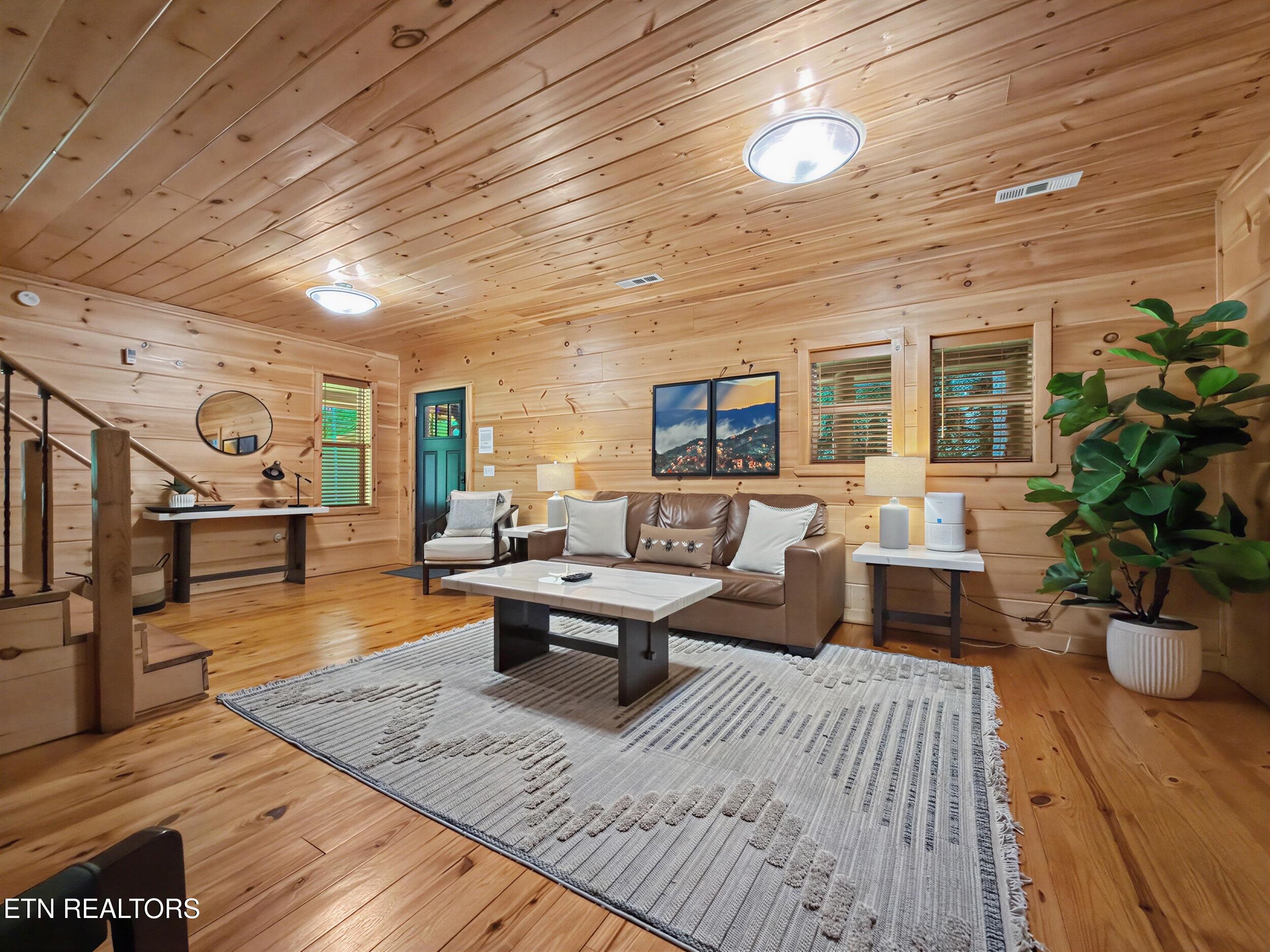 3616 Henry Town Road Sevierville TN 37876