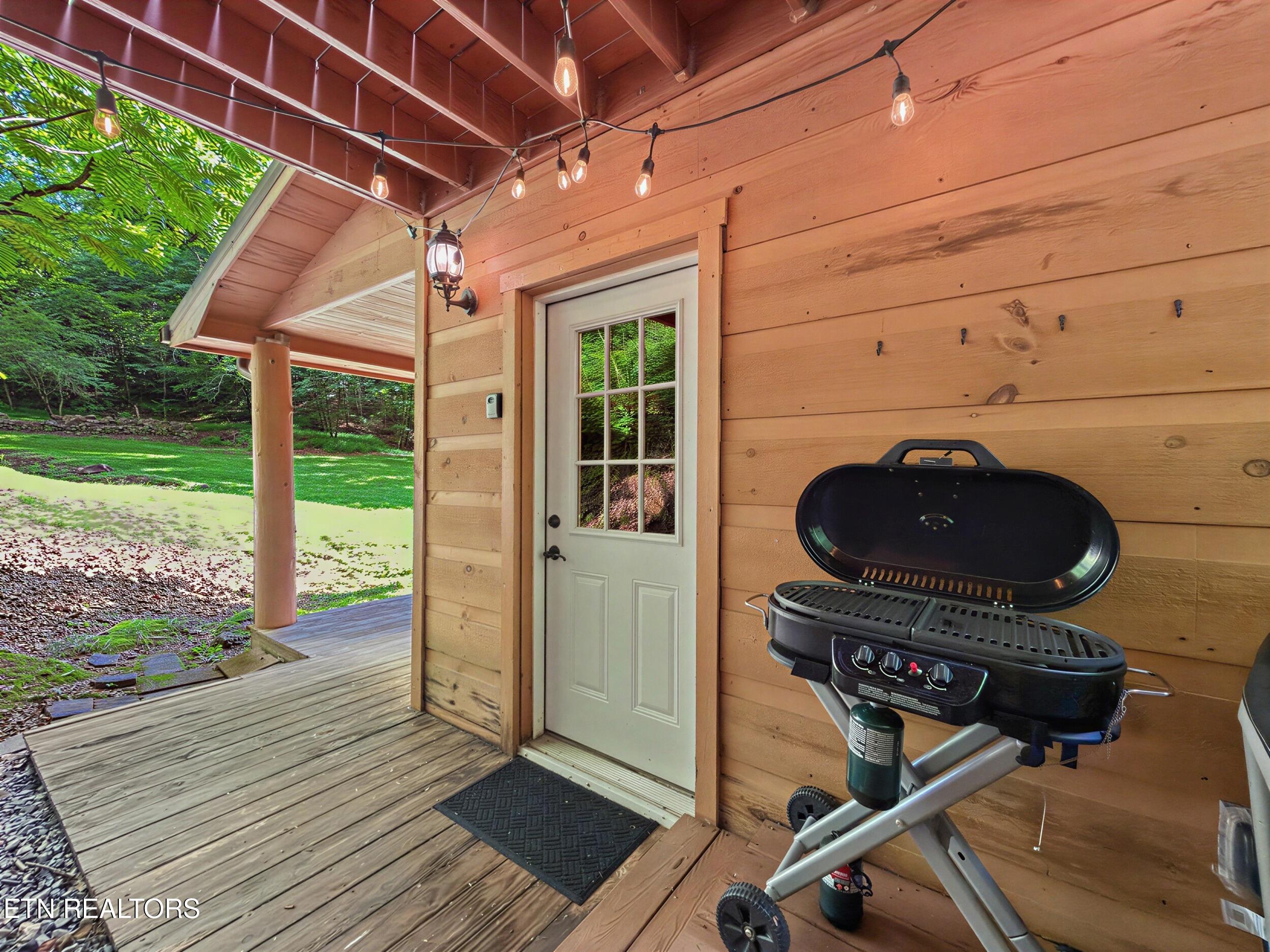 3616 Henry Town Road Sevierville TN 37876