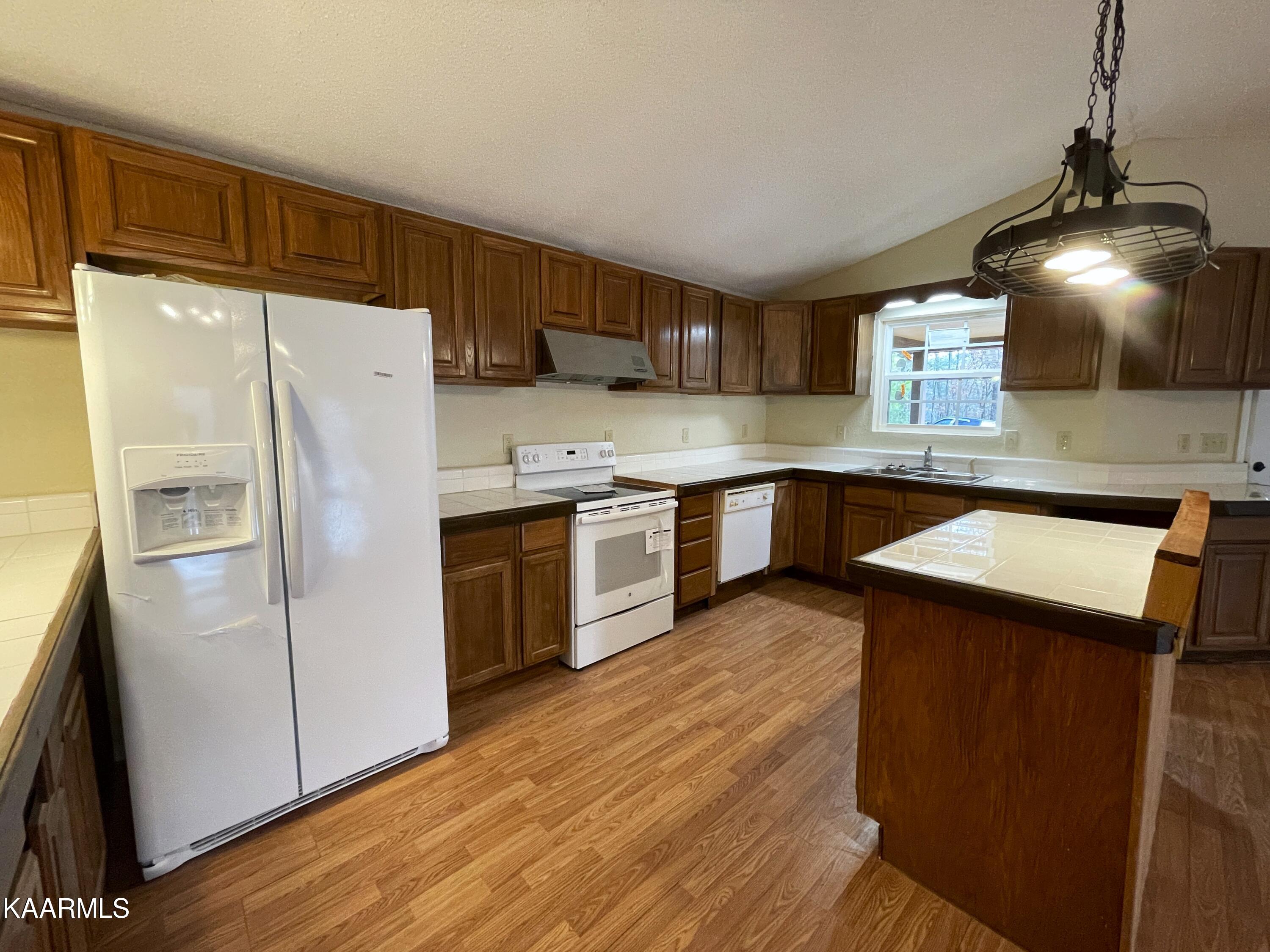 816 Barker Branch Del Rio TN 37727