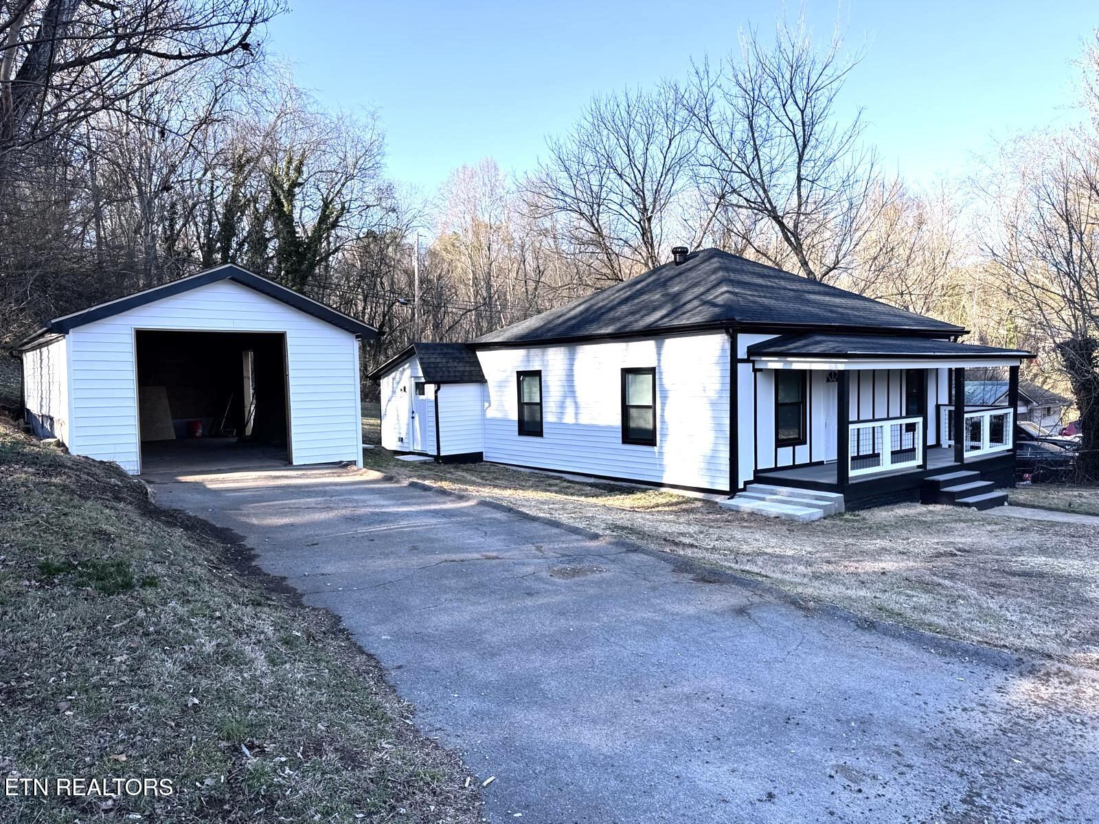 1107 W Broadway Street Lenoir City TN 37771