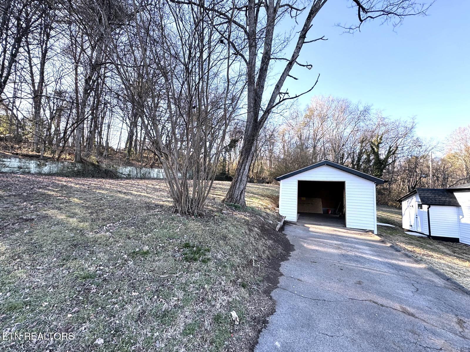 1107 W Broadway Street Lenoir City TN 37771