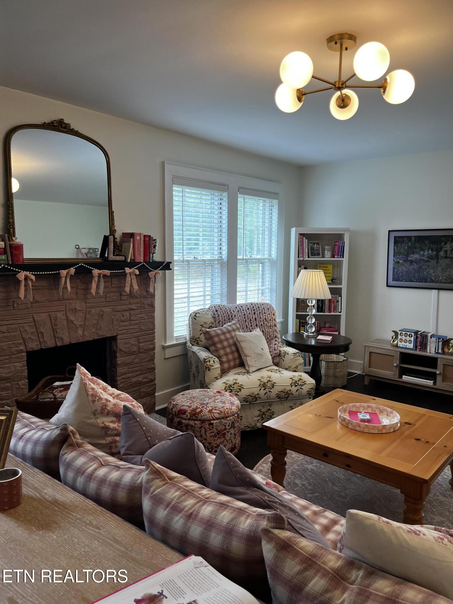 3004 Sanders Drive Knoxville TN 37918