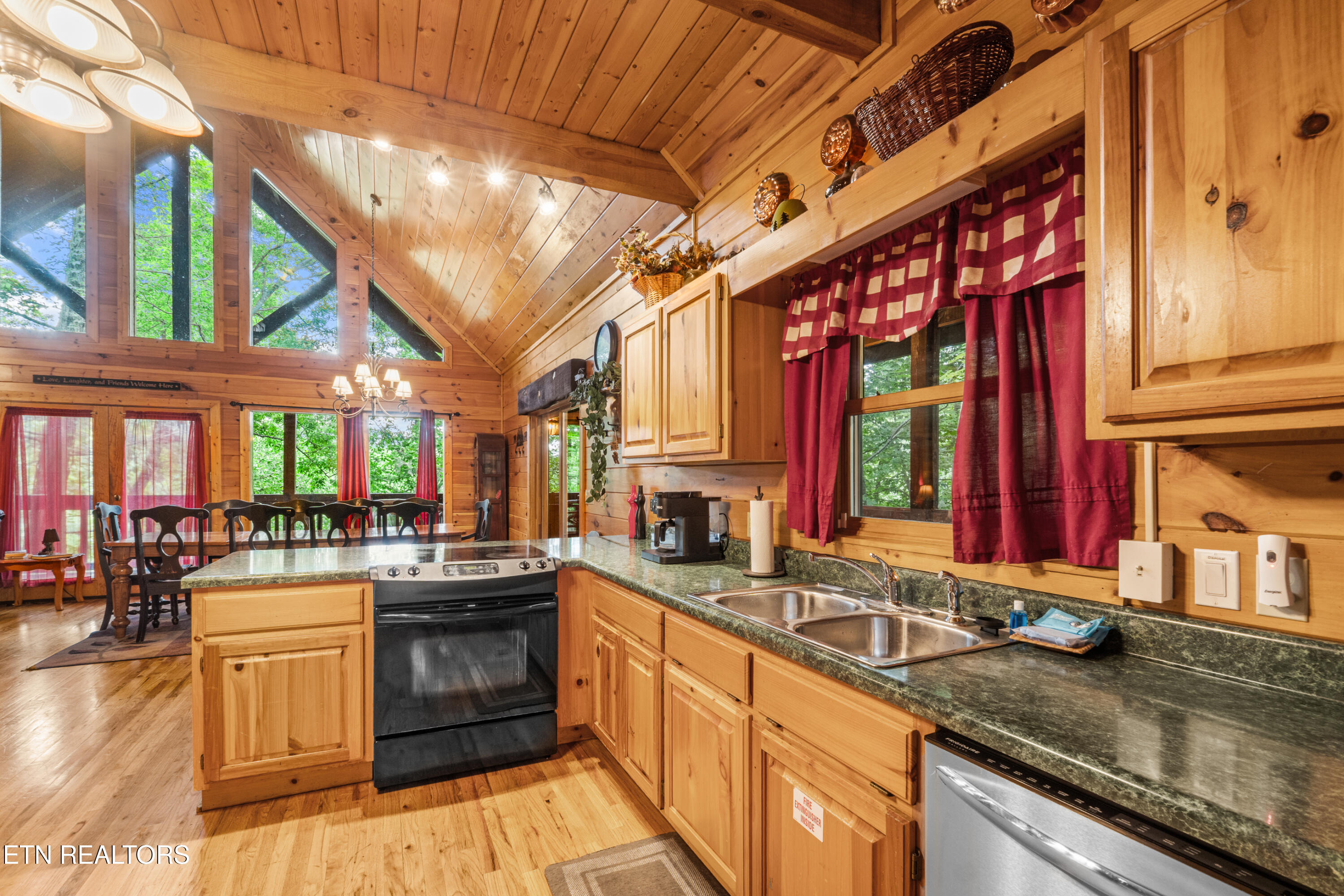 2810 Ridge Creek Circle Sevierville TN 37876