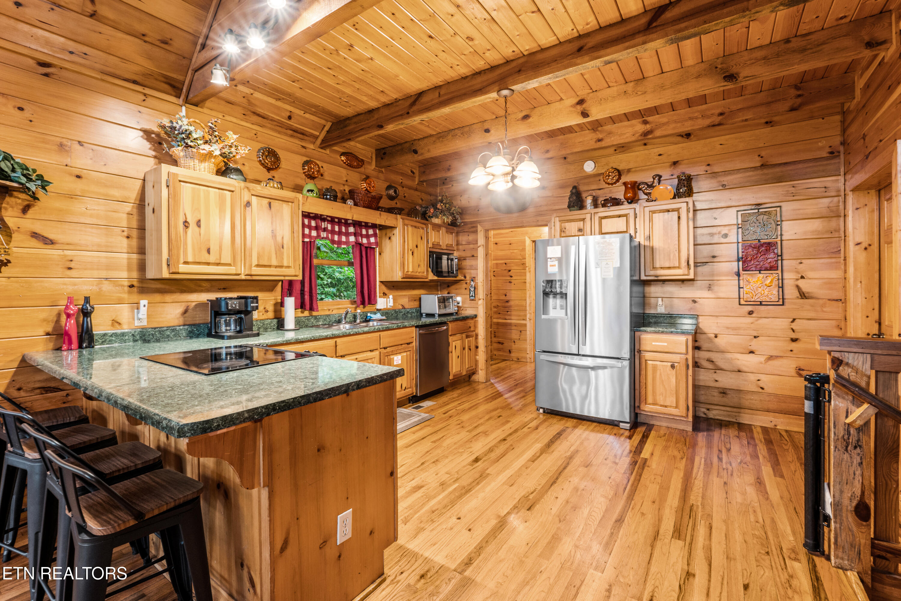 2810 Ridge Creek Circle Sevierville TN 37876
