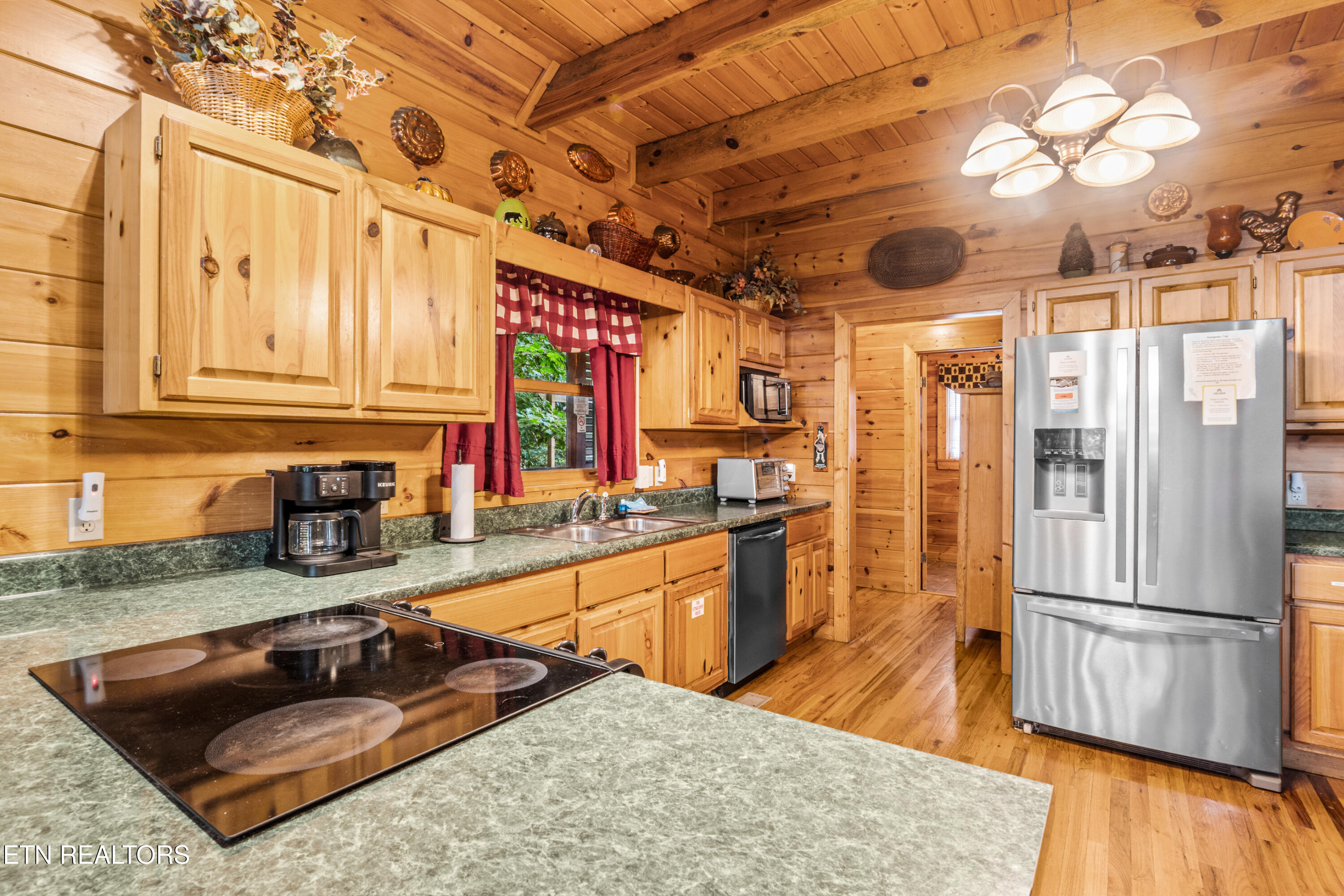 2810 Ridge Creek Circle Sevierville TN 37876