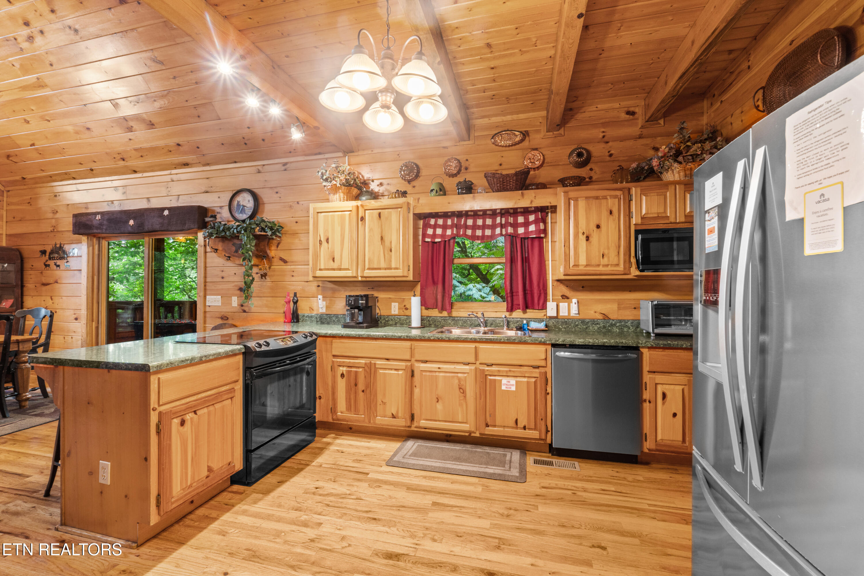 2810 Ridge Creek Circle Sevierville TN 37876