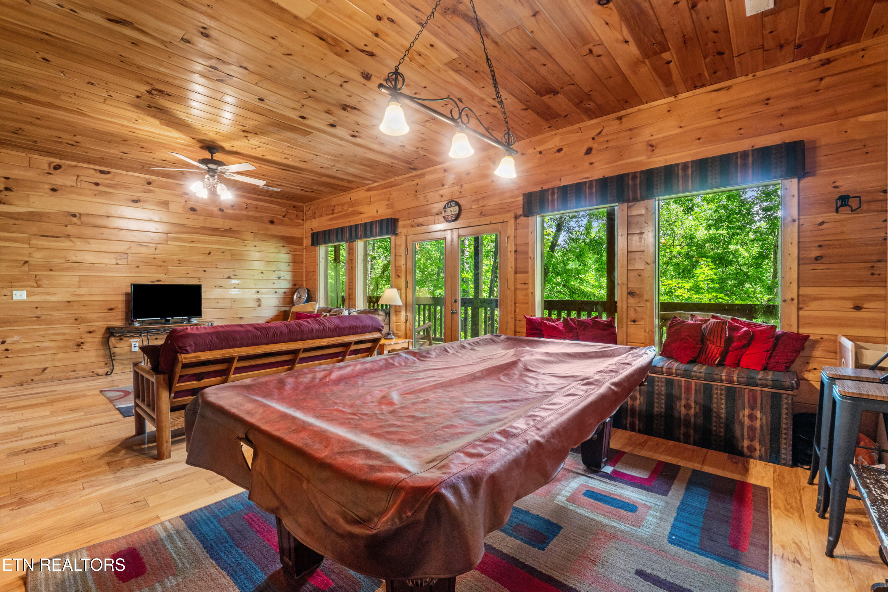 2810 Ridge Creek Circle Sevierville TN 37876