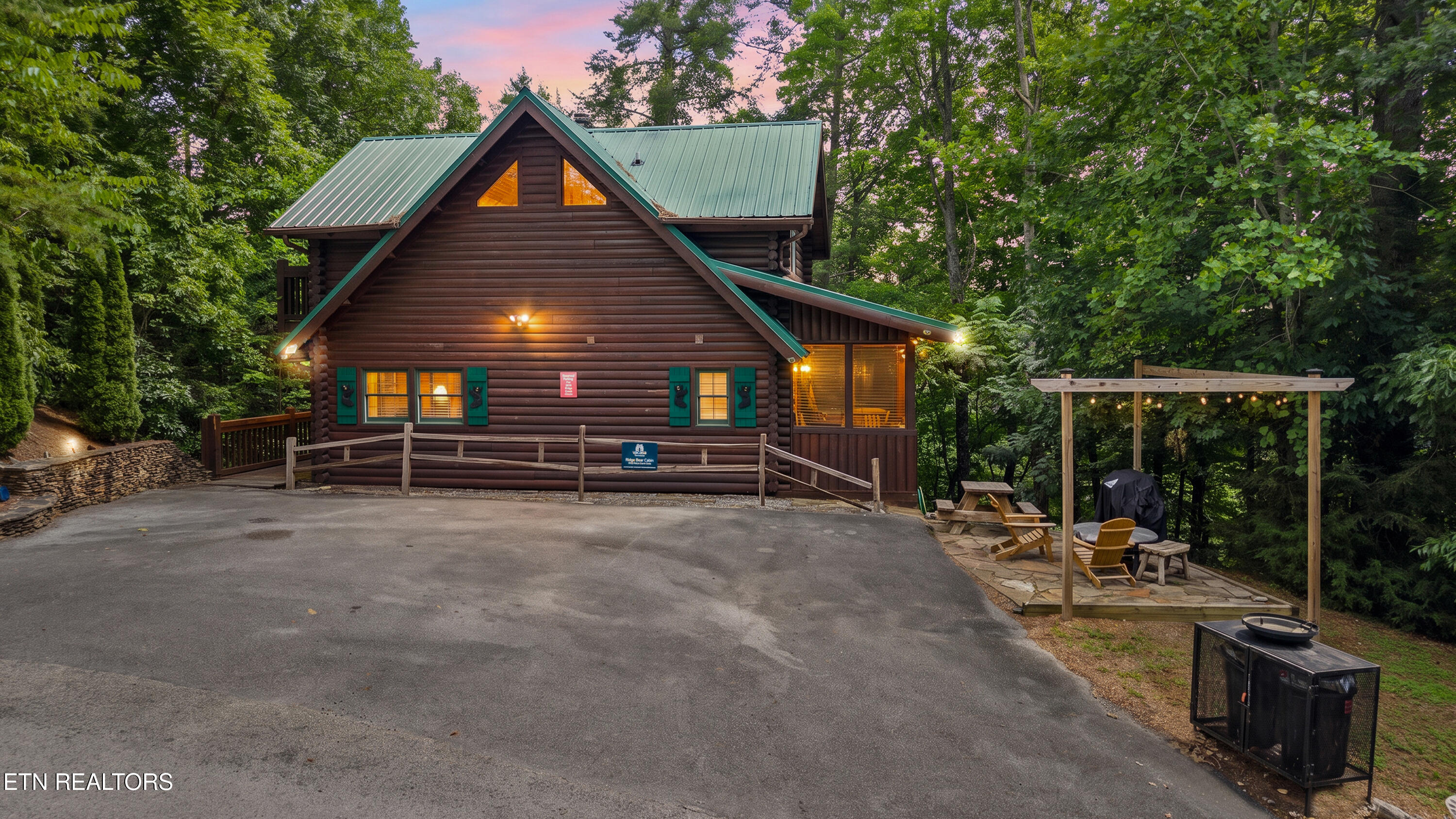 2810 Ridge Creek Circle Sevierville TN 37876