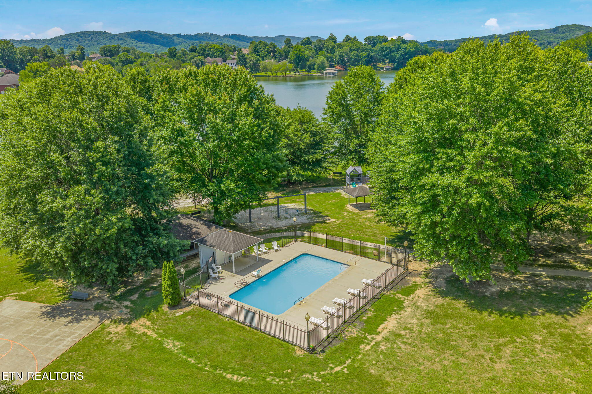 159 Bradford Village Way Kingston TN 37763