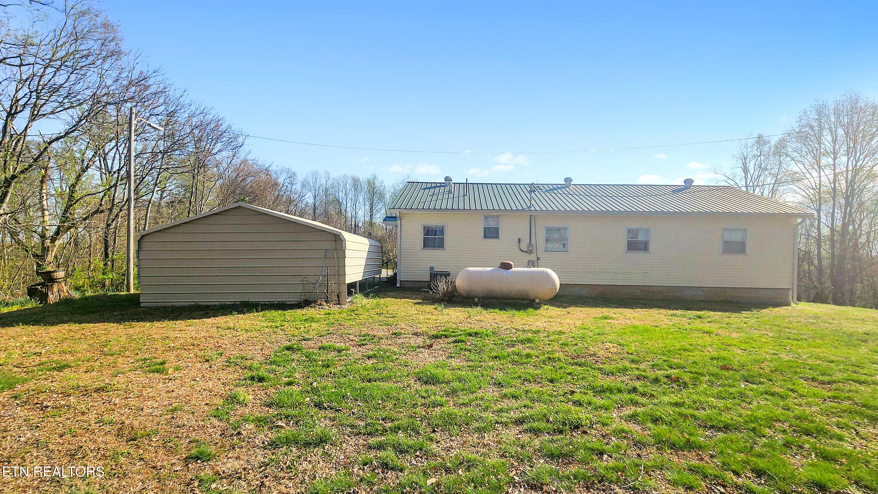 214 Don't Care Lane Celina TN 38551