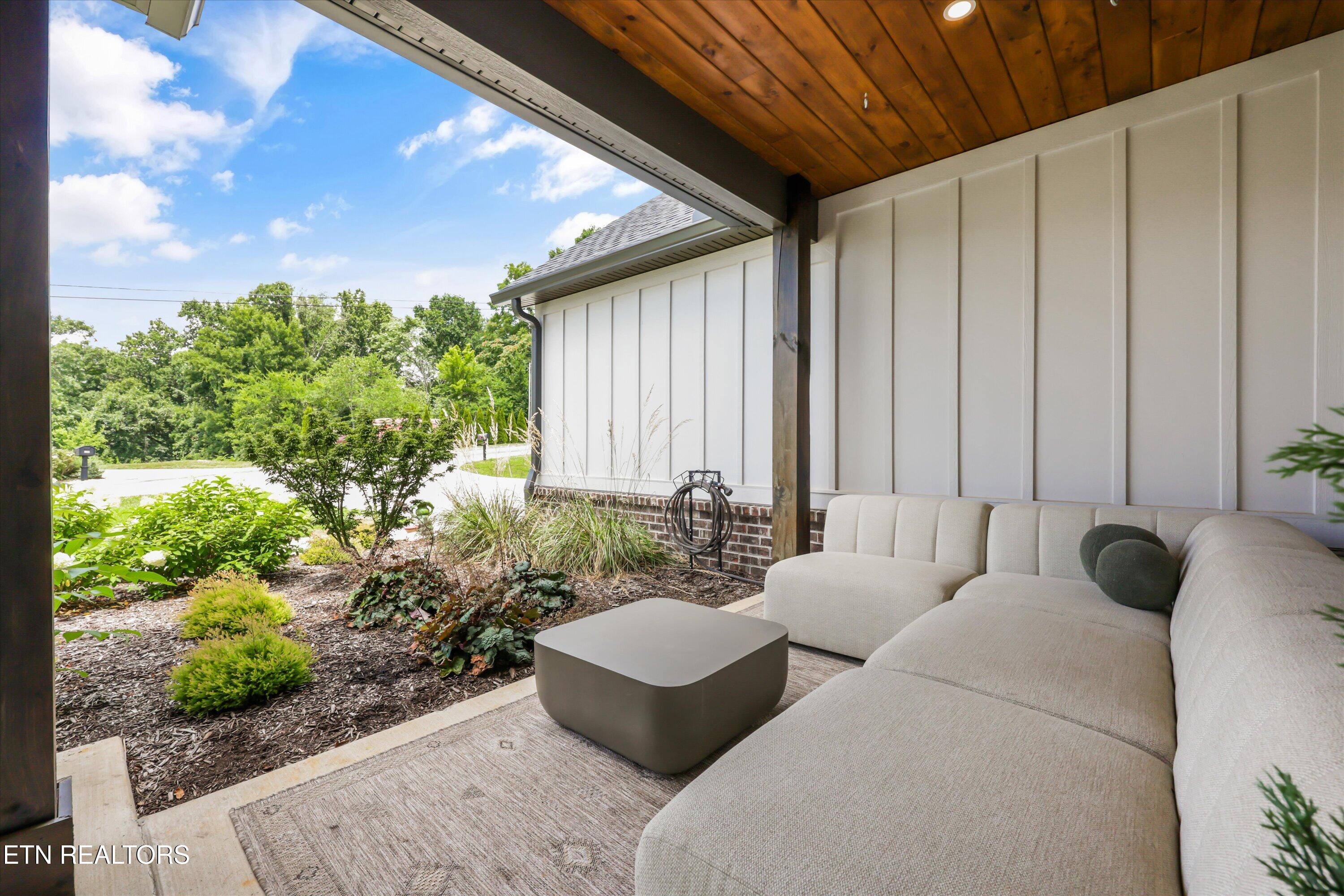 734 Lake Vista Drive Friendsville TN 37737