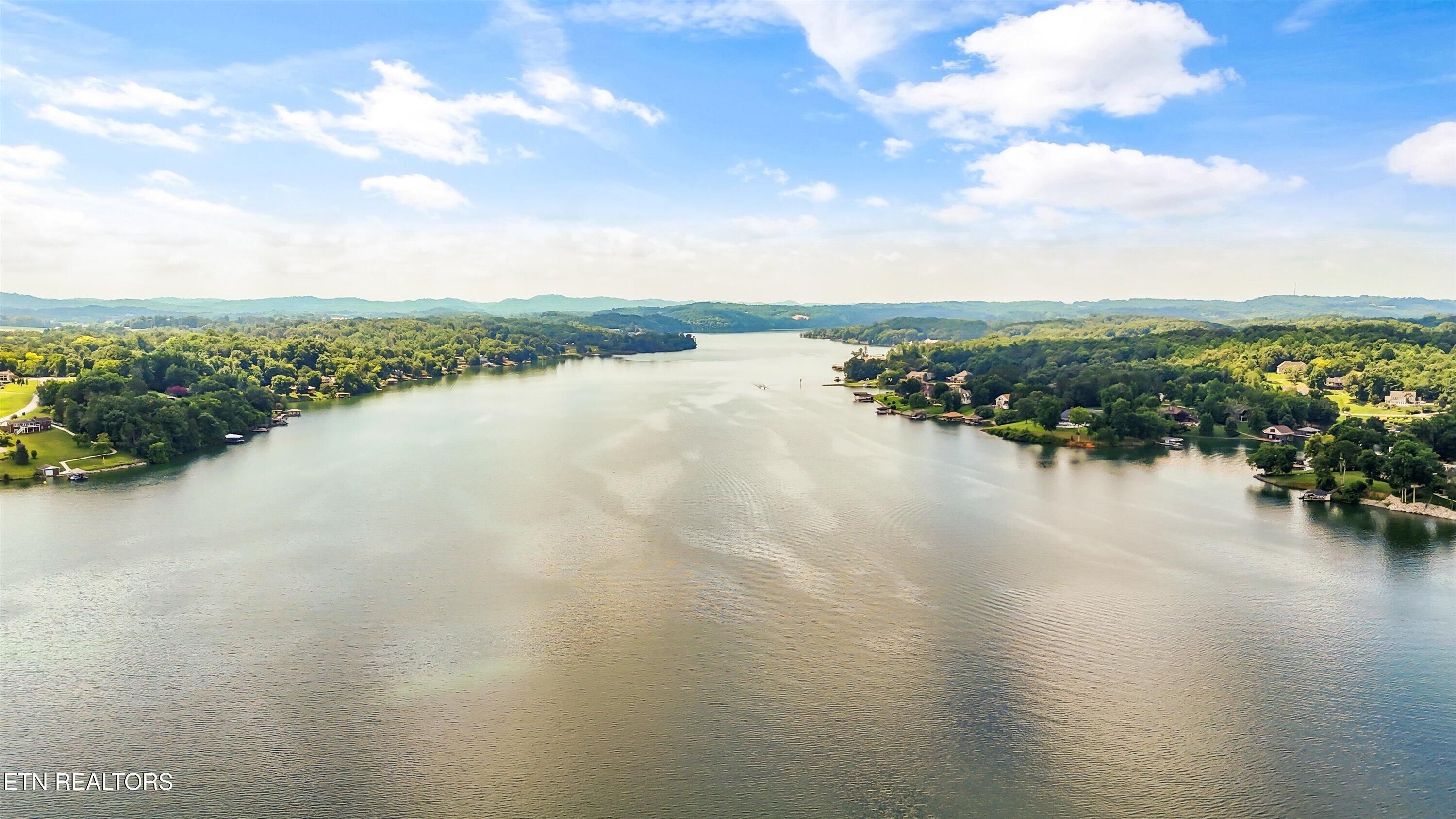 734 Lake Vista Drive Friendsville TN 37737