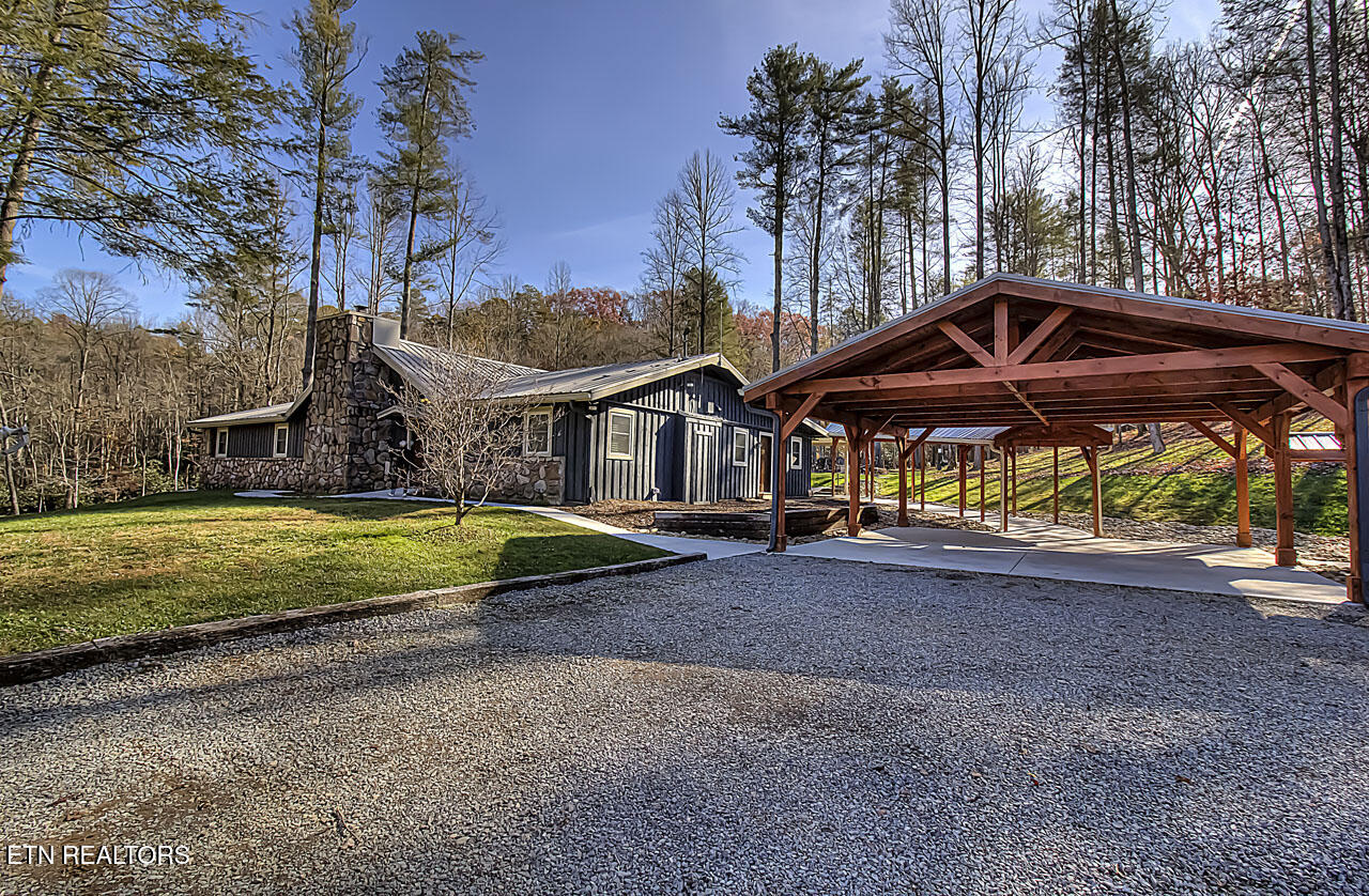 2050 E Millers Cove Road Walland TN 37886