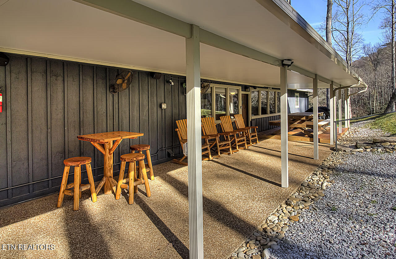 2050 E Millers Cove Road Walland TN 37886