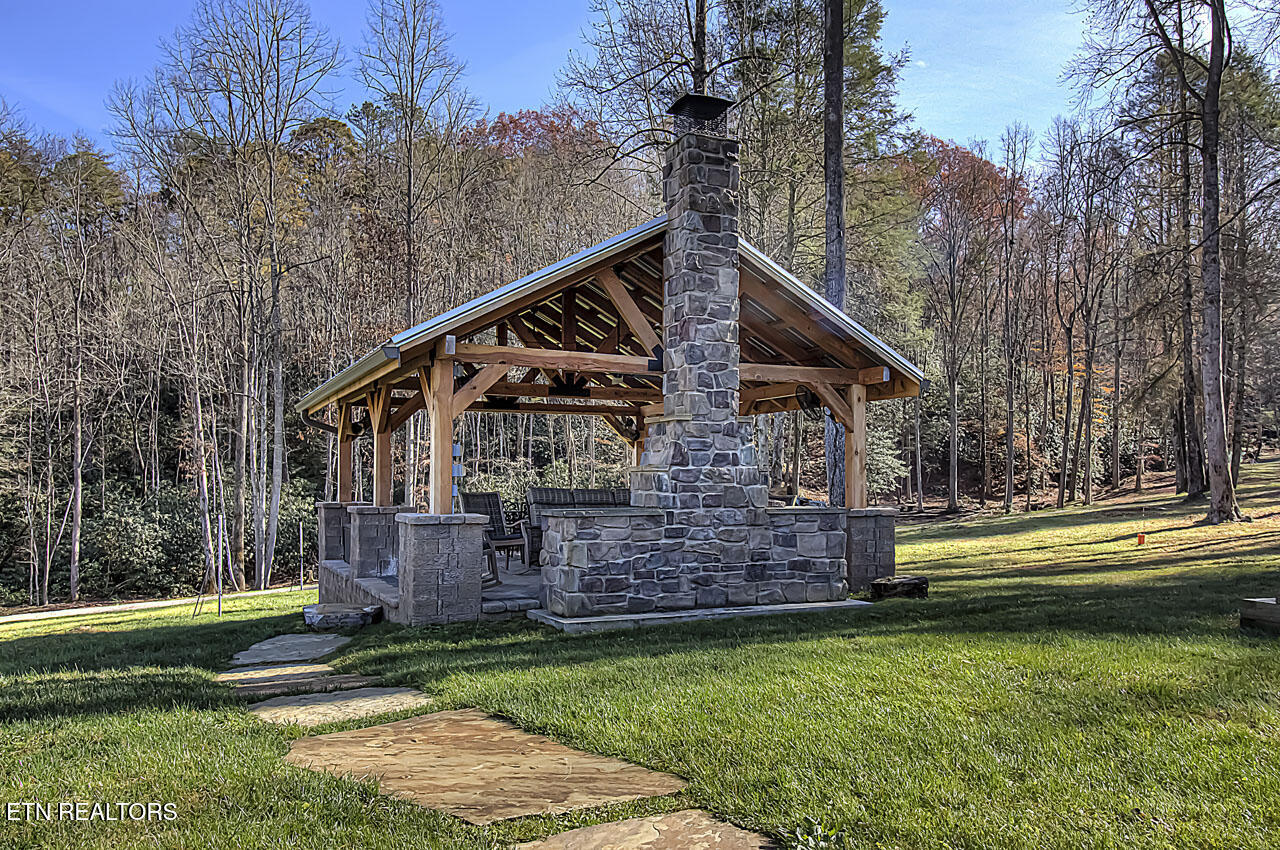 2050 E Millers Cove Road Walland TN 37886
