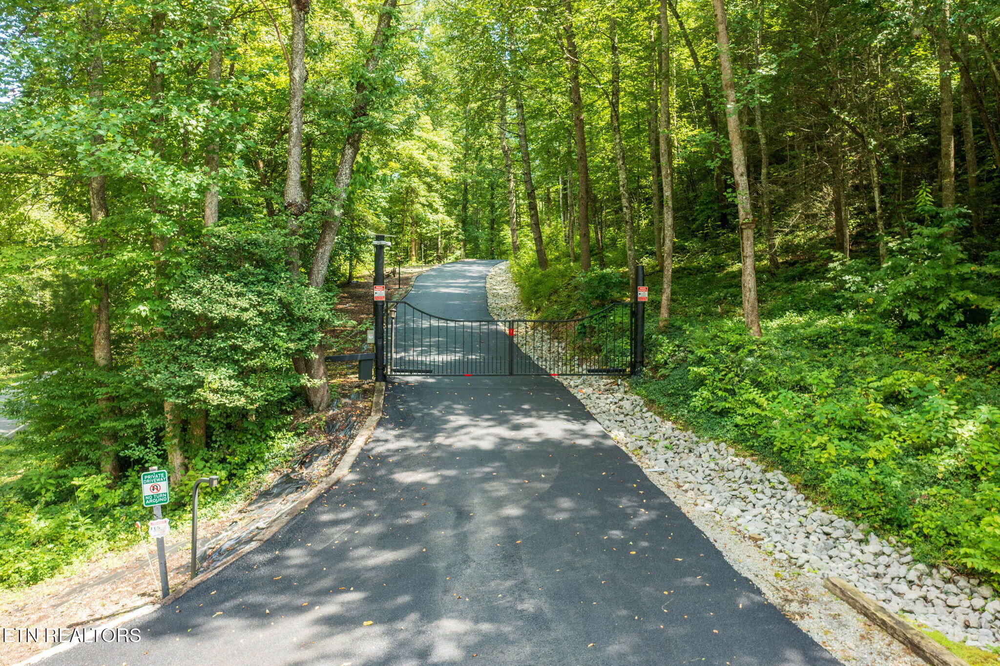 2050 E Millers Cove Road Walland TN 37886