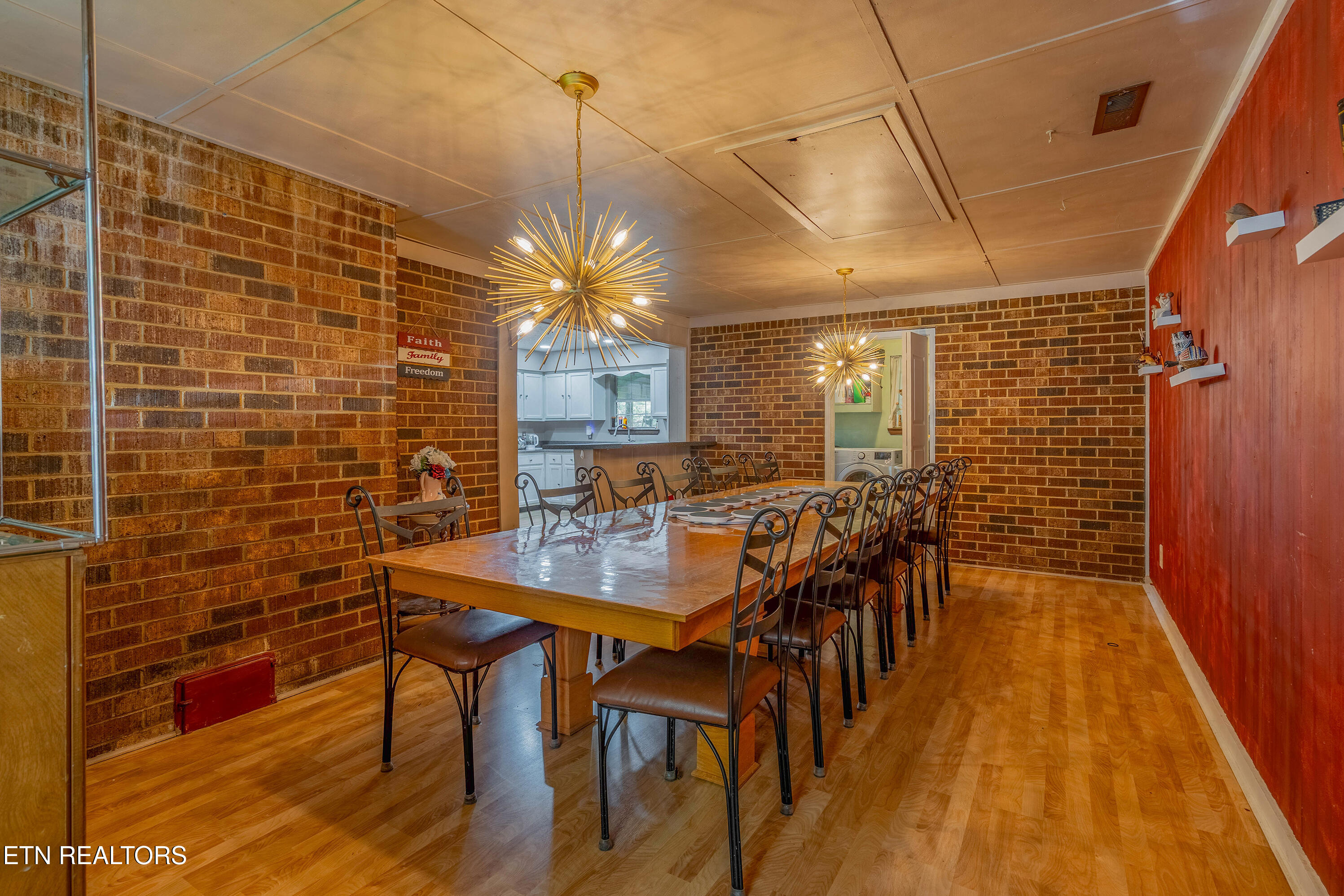 1623 Bluff Road Harriman TN 37748