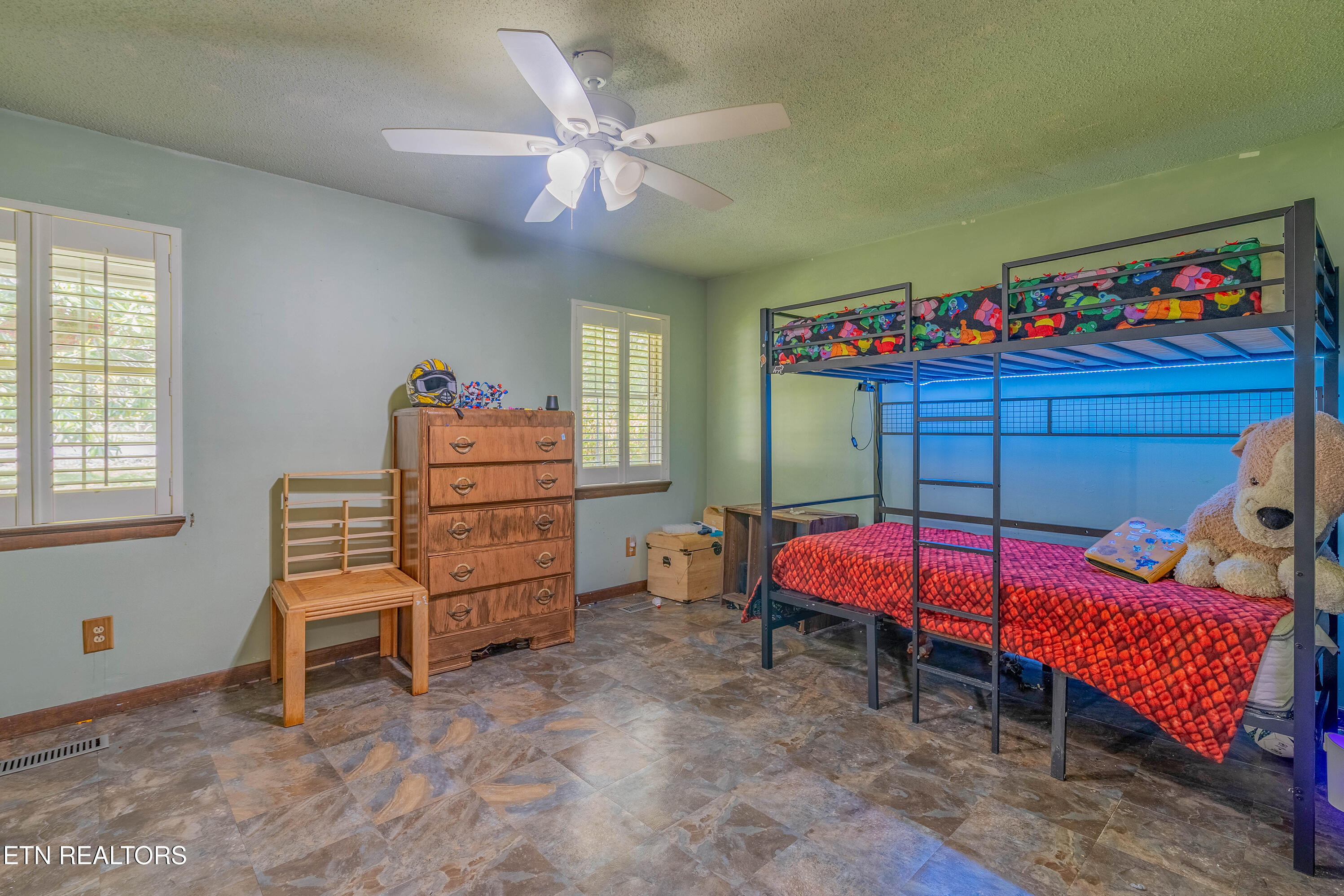 1623 Bluff Road Harriman TN 37748