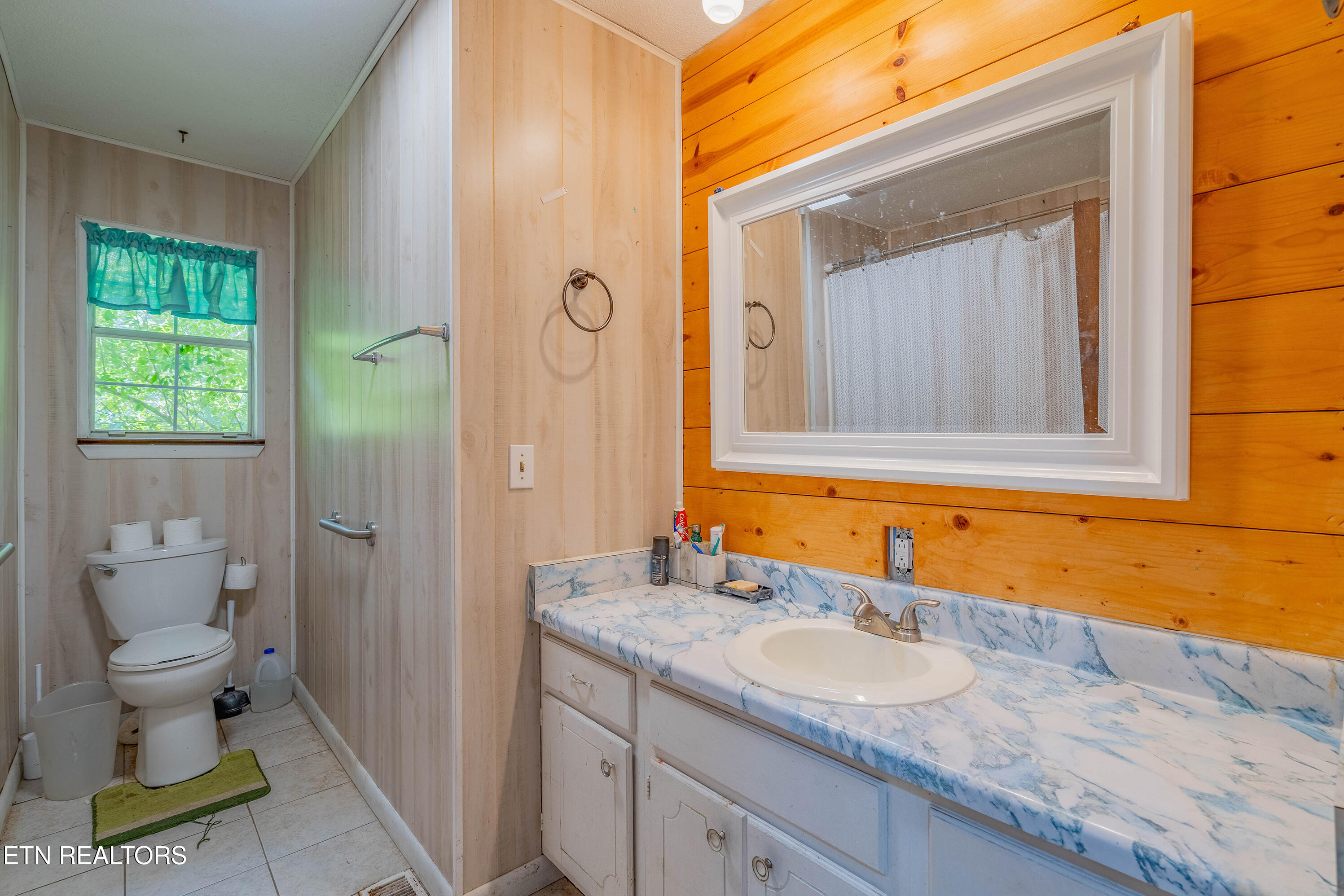 1623 Bluff Road Harriman TN 37748