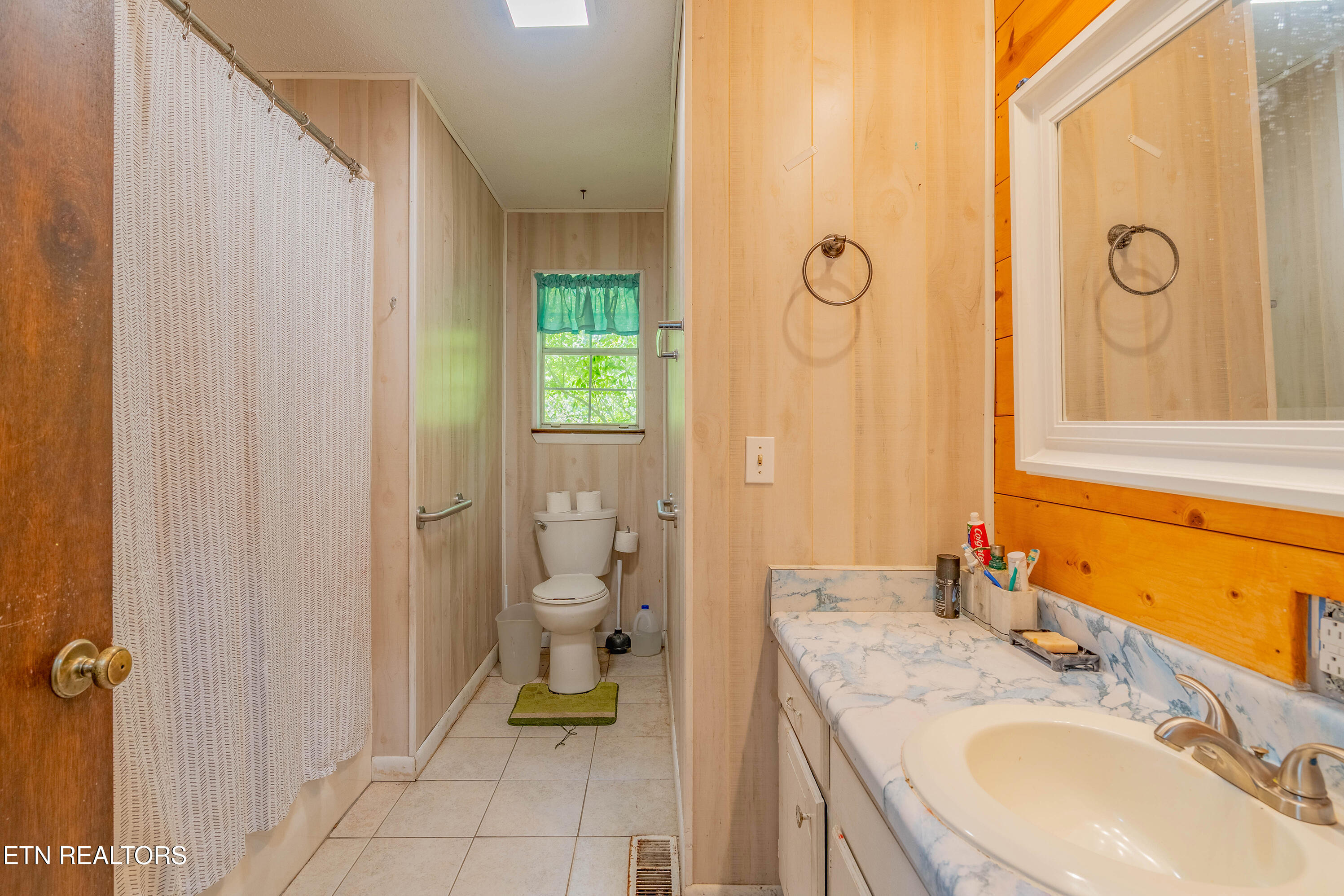 1623 Bluff Road Harriman TN 37748