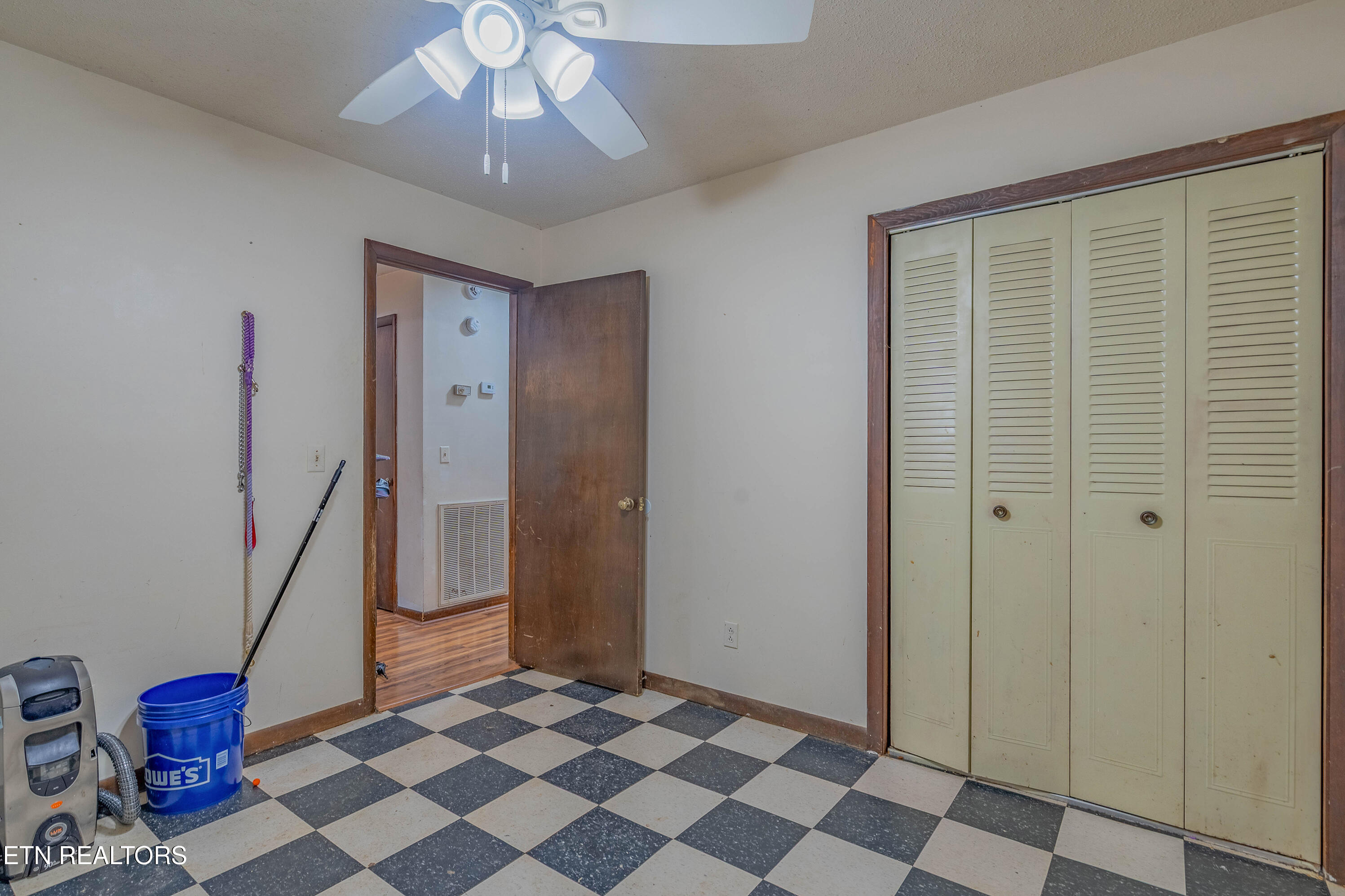 1623 Bluff Road Harriman TN 37748