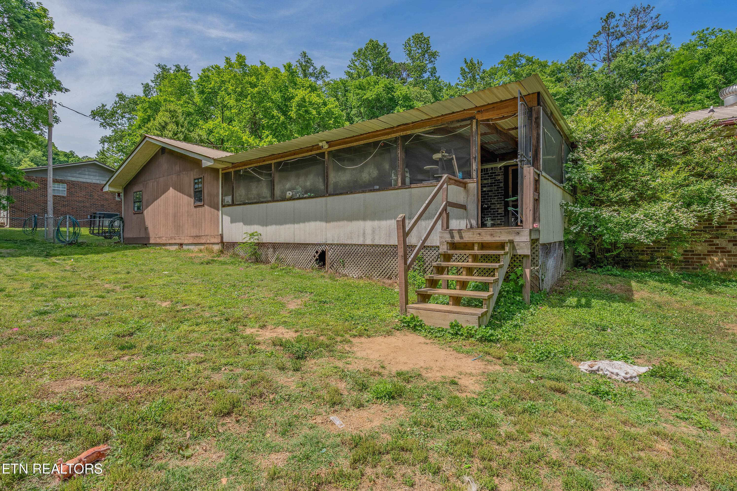 1623 Bluff Road Harriman TN 37748