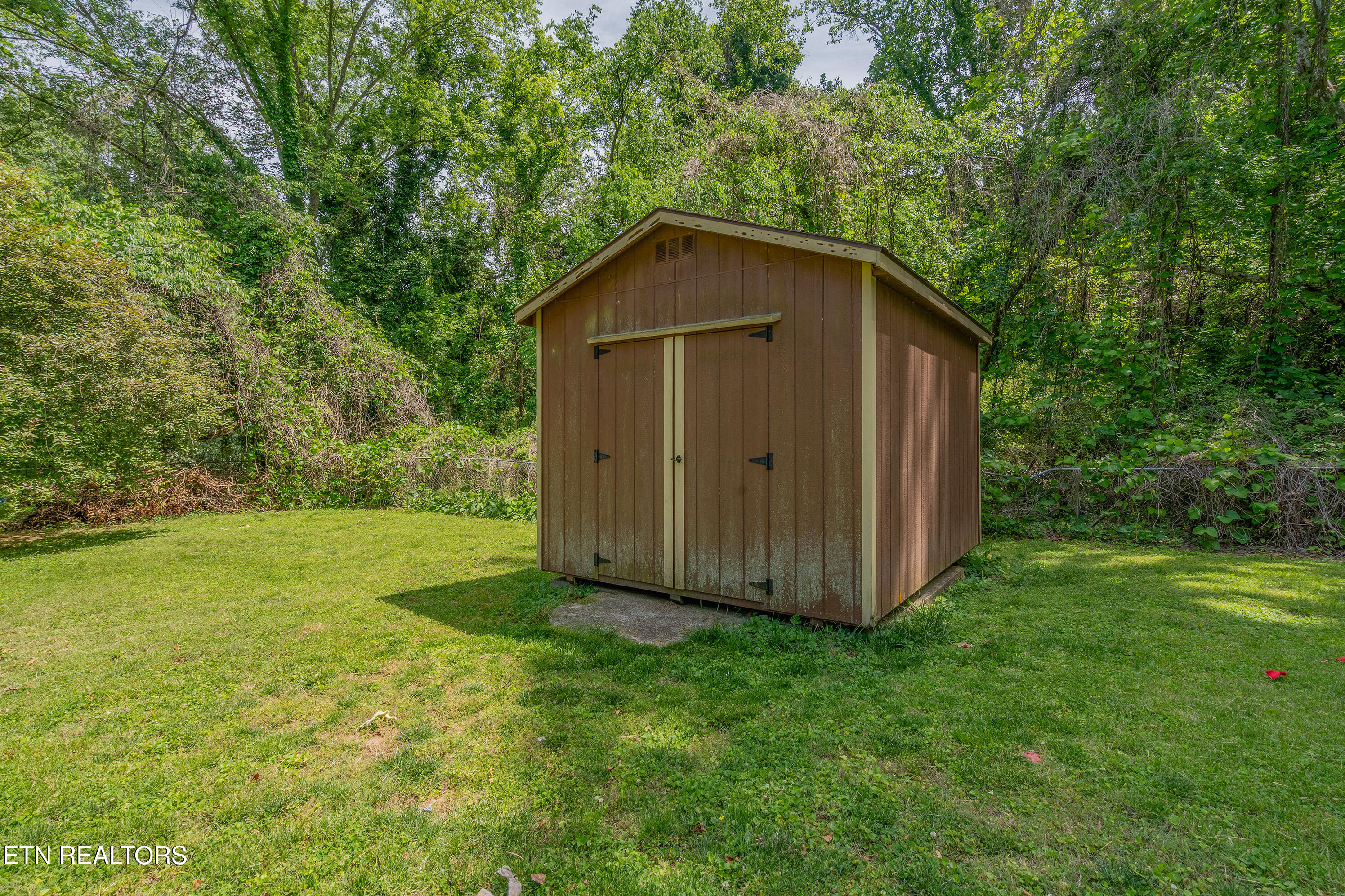 1623 Bluff Road Harriman TN 37748