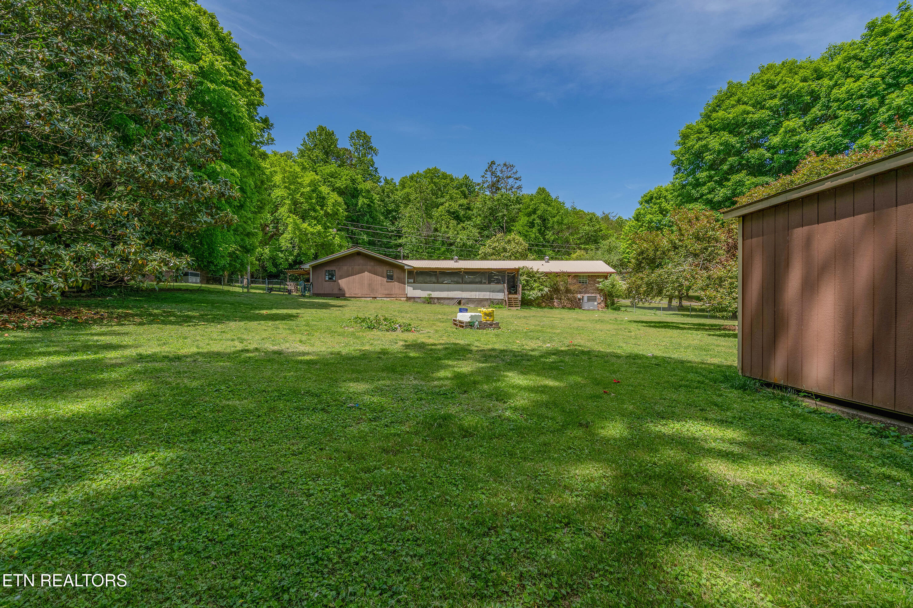 1623 Bluff Road Harriman TN 37748