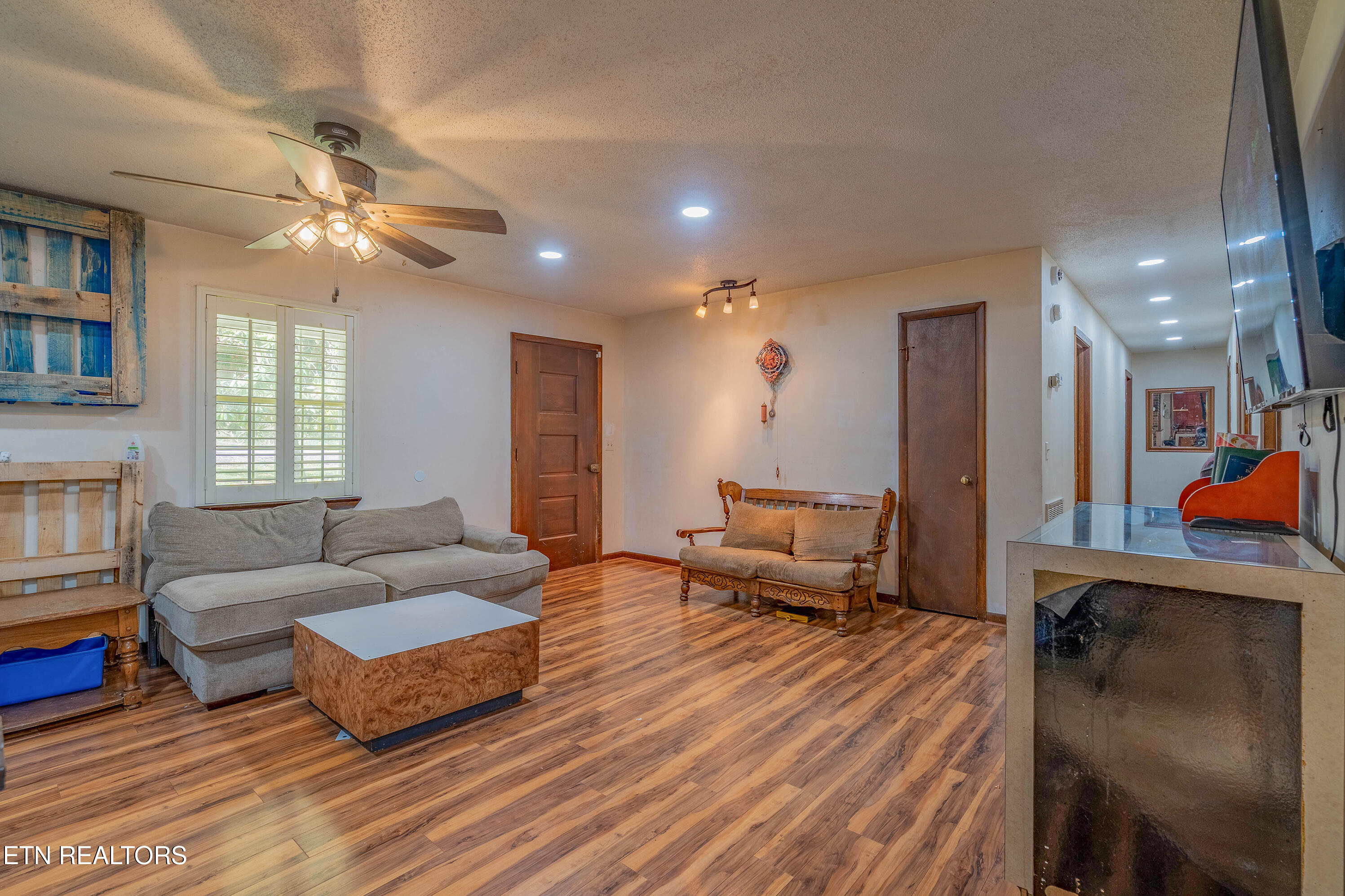 1623 Bluff Road Harriman TN 37748