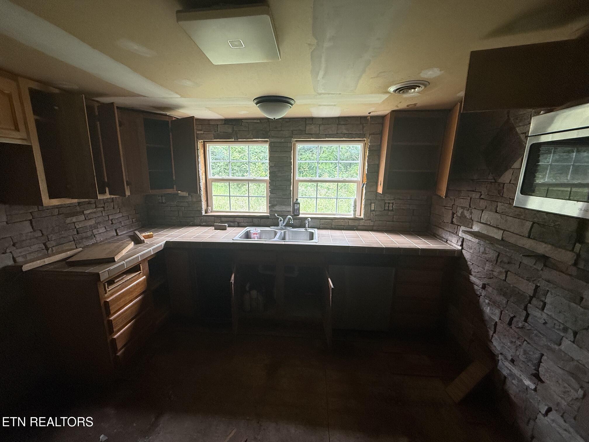 94 Ashburn Drive Rockwood TN 37854