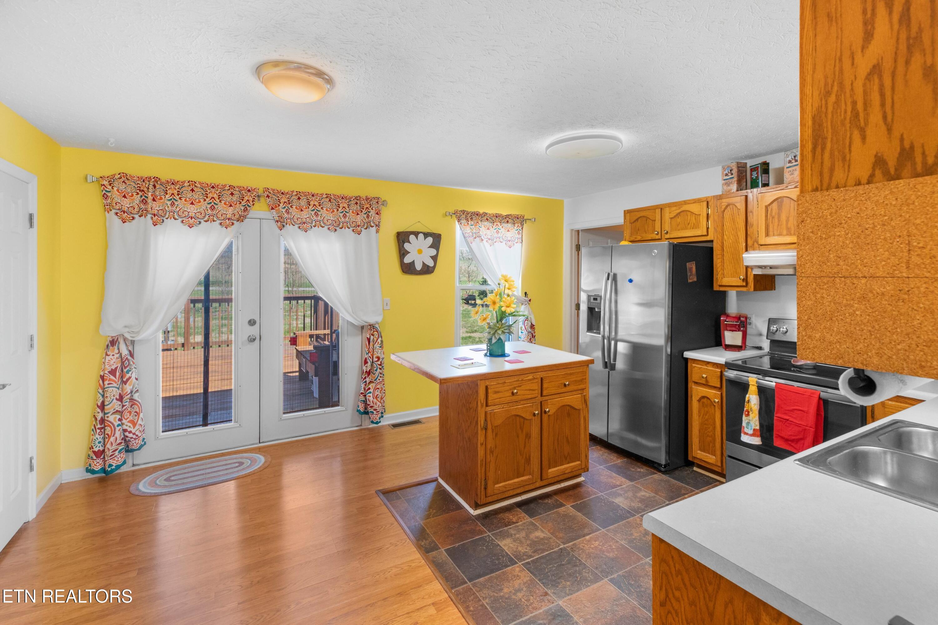 312 Economy Circle Dandridge TN 37725